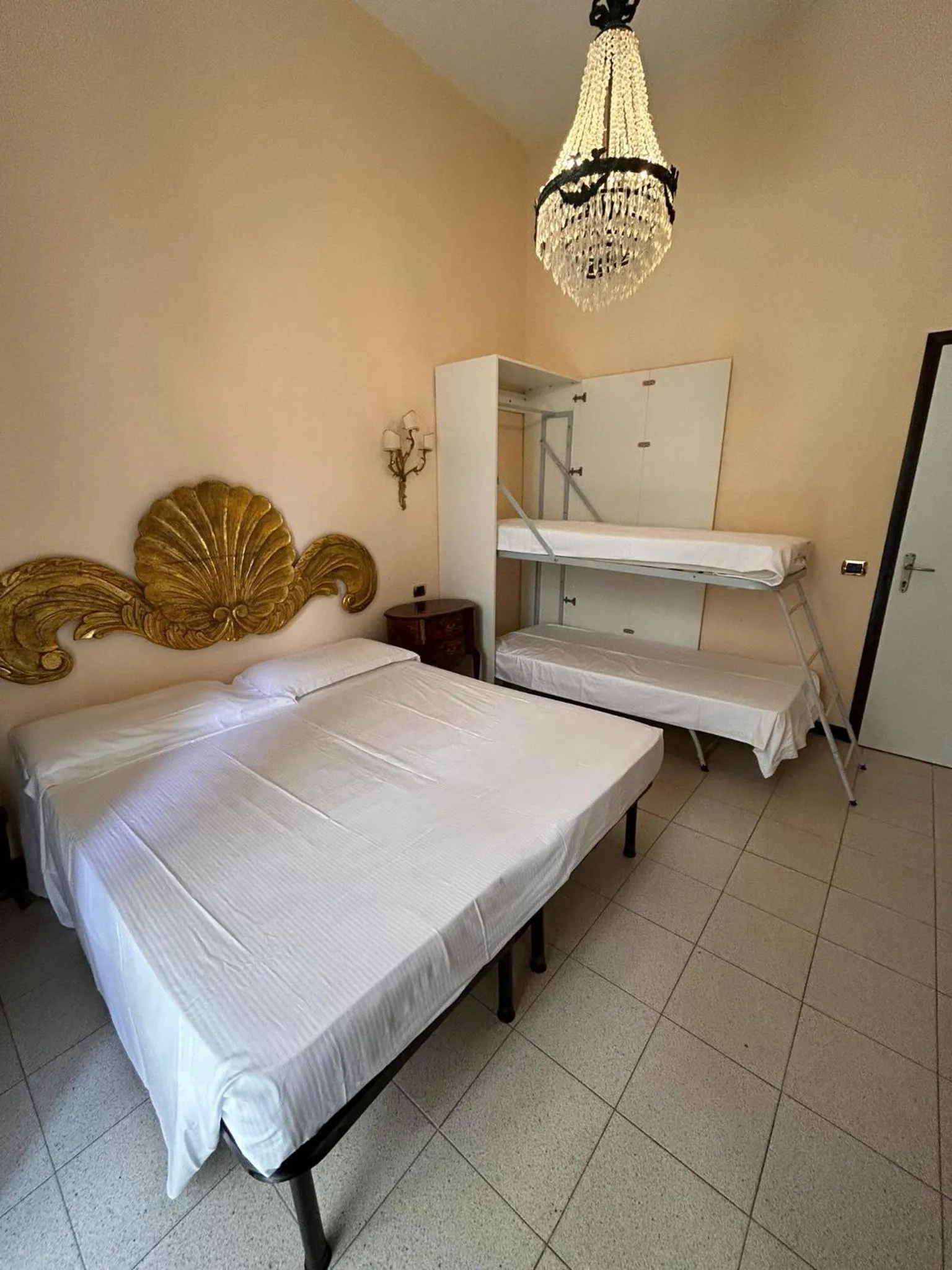 Bed in Hotel Villa Luisa