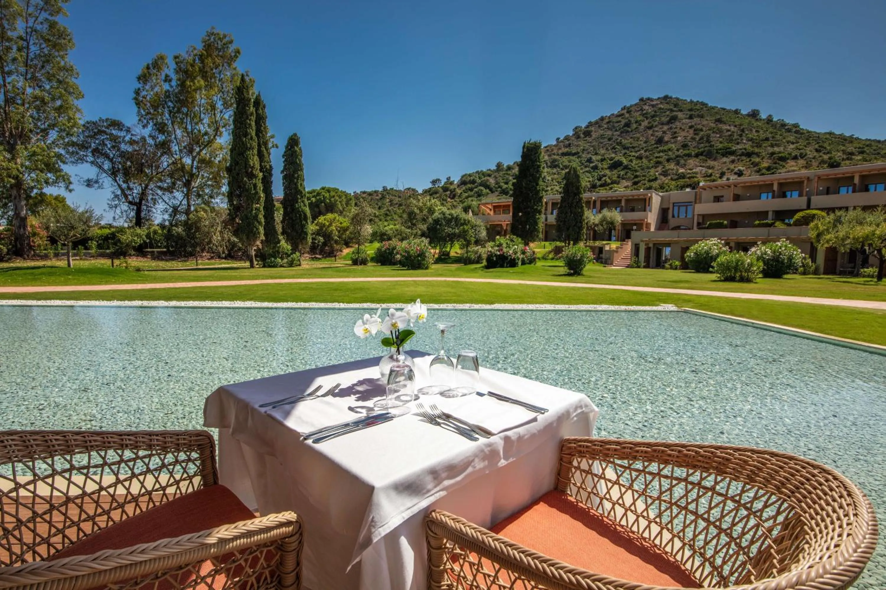 Restaurant/places to eat in Is Molas Resort