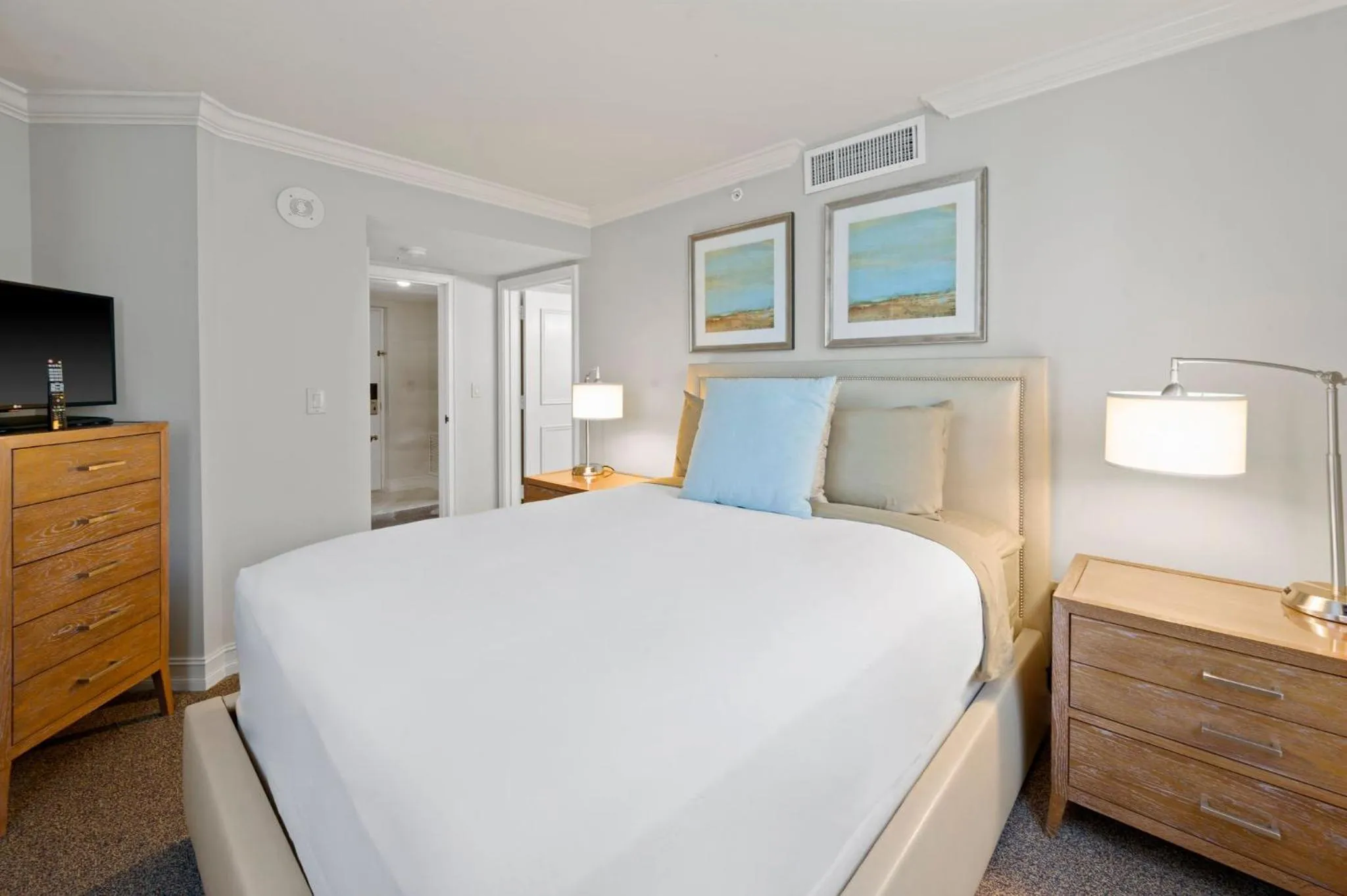 Bedroom, Bed in Marco Beach Ocean Suites