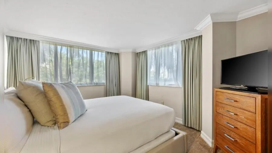 Bed in Marco Beach Ocean Suites