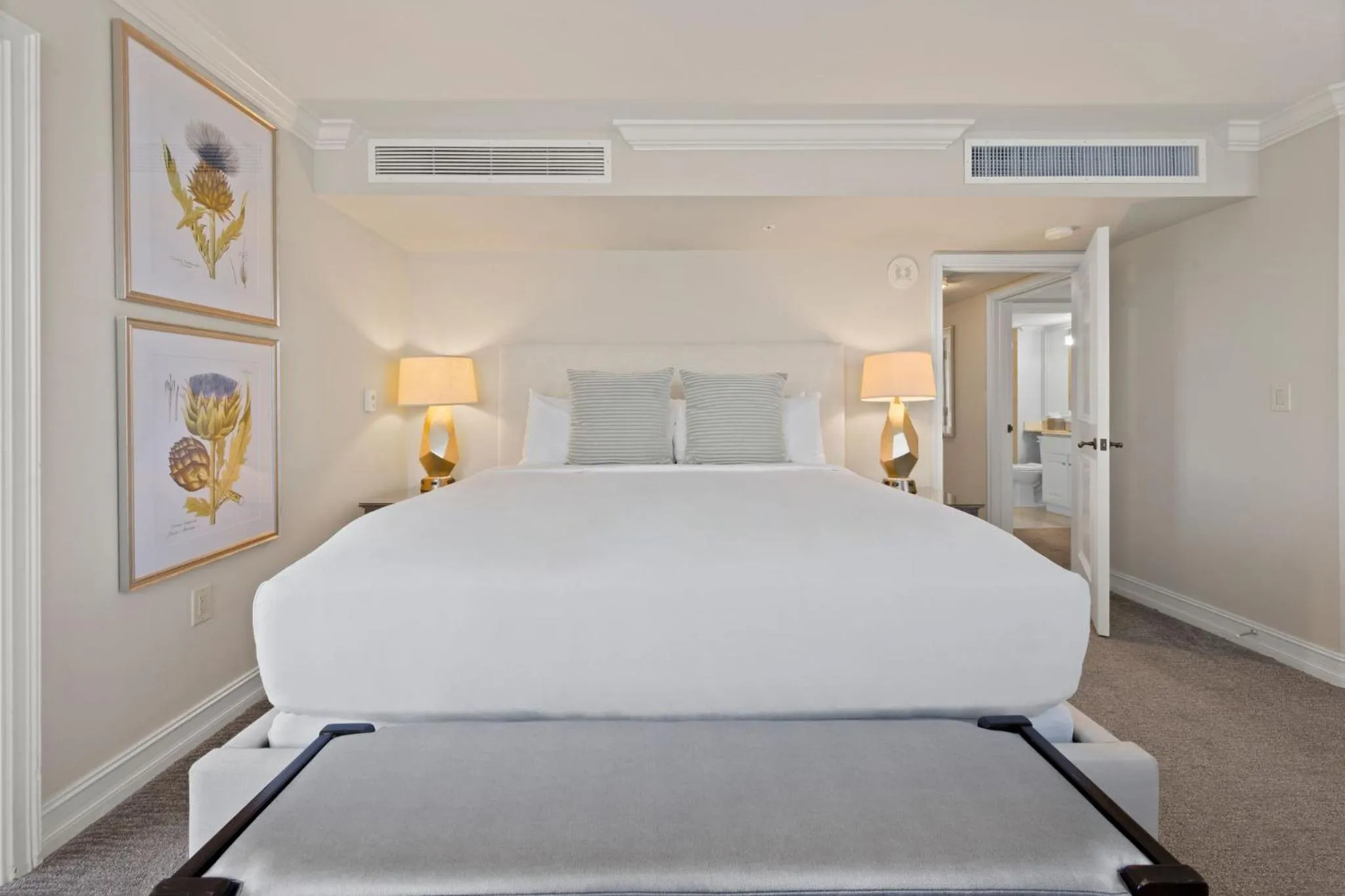 Bedroom, Bed in Marco Beach Ocean Suites