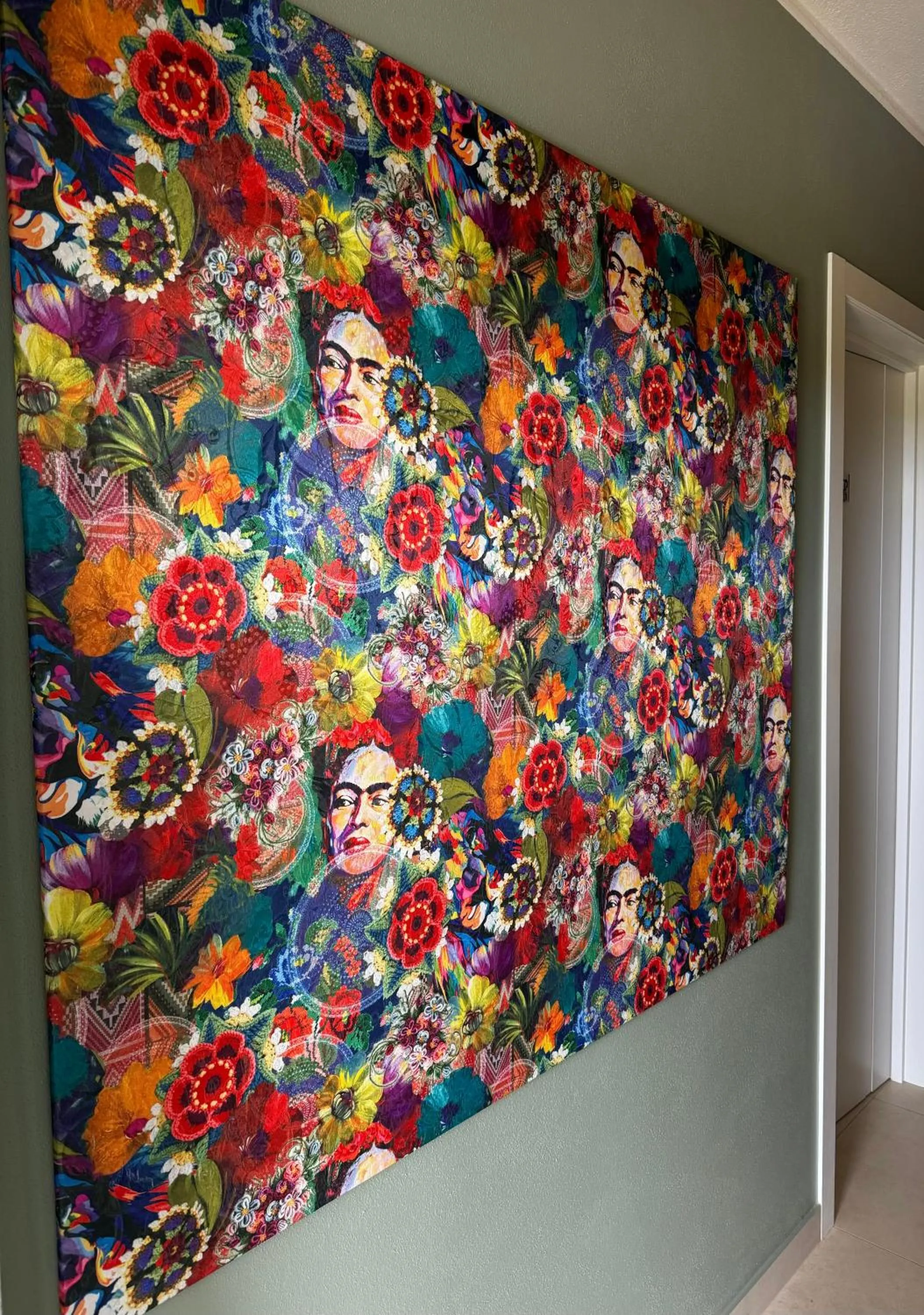 Decorative detail in Palm View Guesthouse, adults only