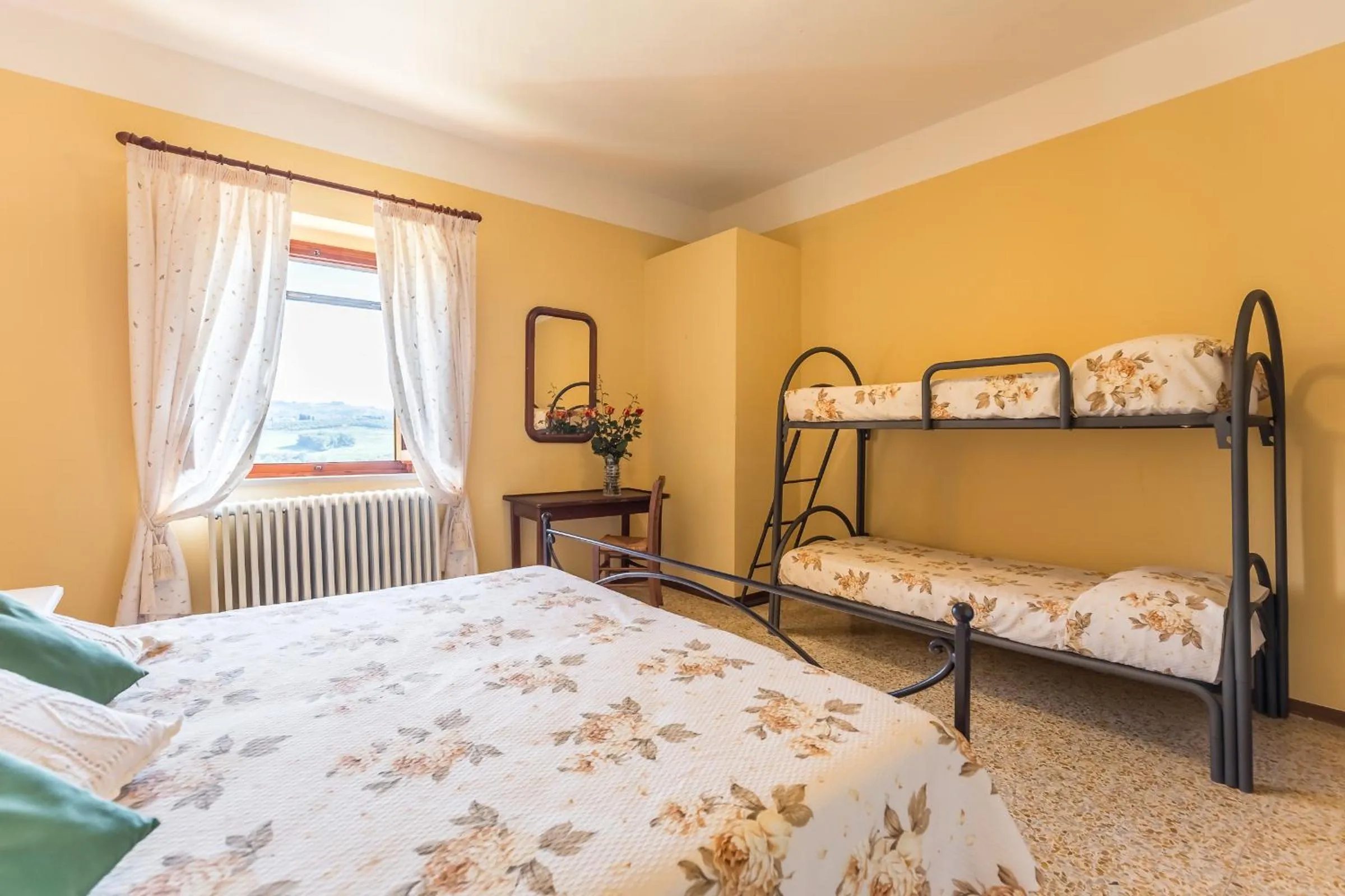 Photo of the whole room, Bed in Le Fonti A San Giorgio