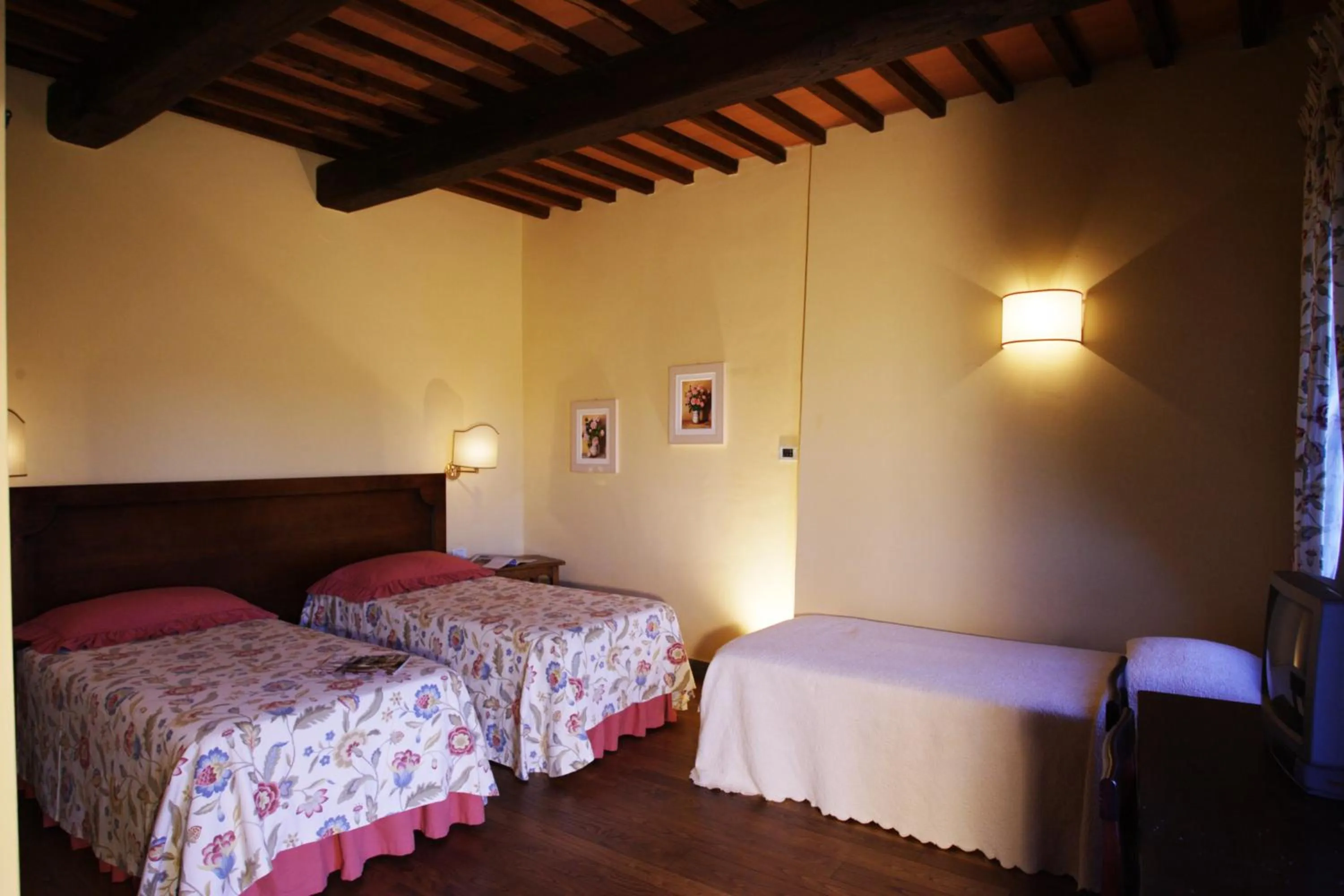 Photo of the whole room, Bed in Le Fonti A San Giorgio