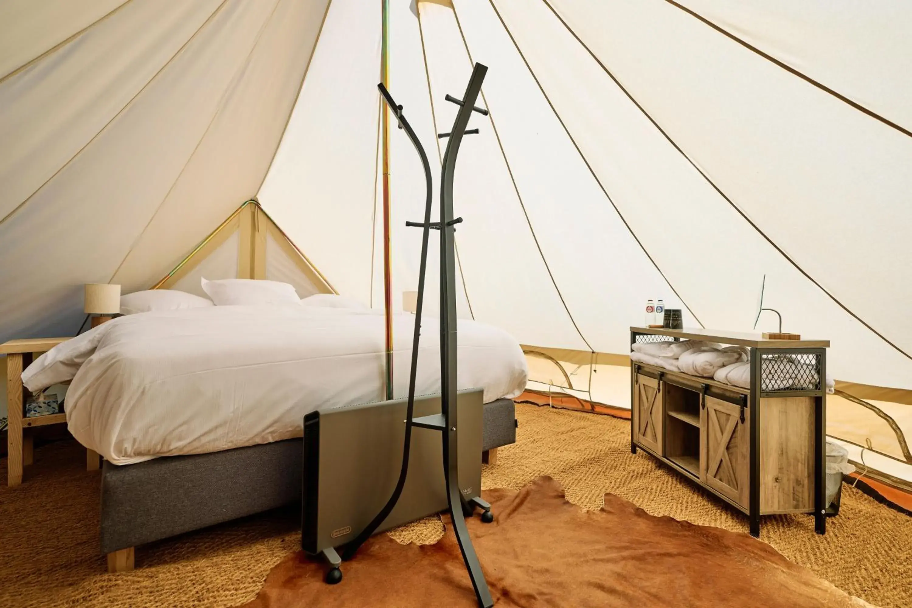 Tent glamping supérieur avec terrasse in Le Domaine de Bra Tent glamping supérieur avec terrasse in Le Domaine de Bra