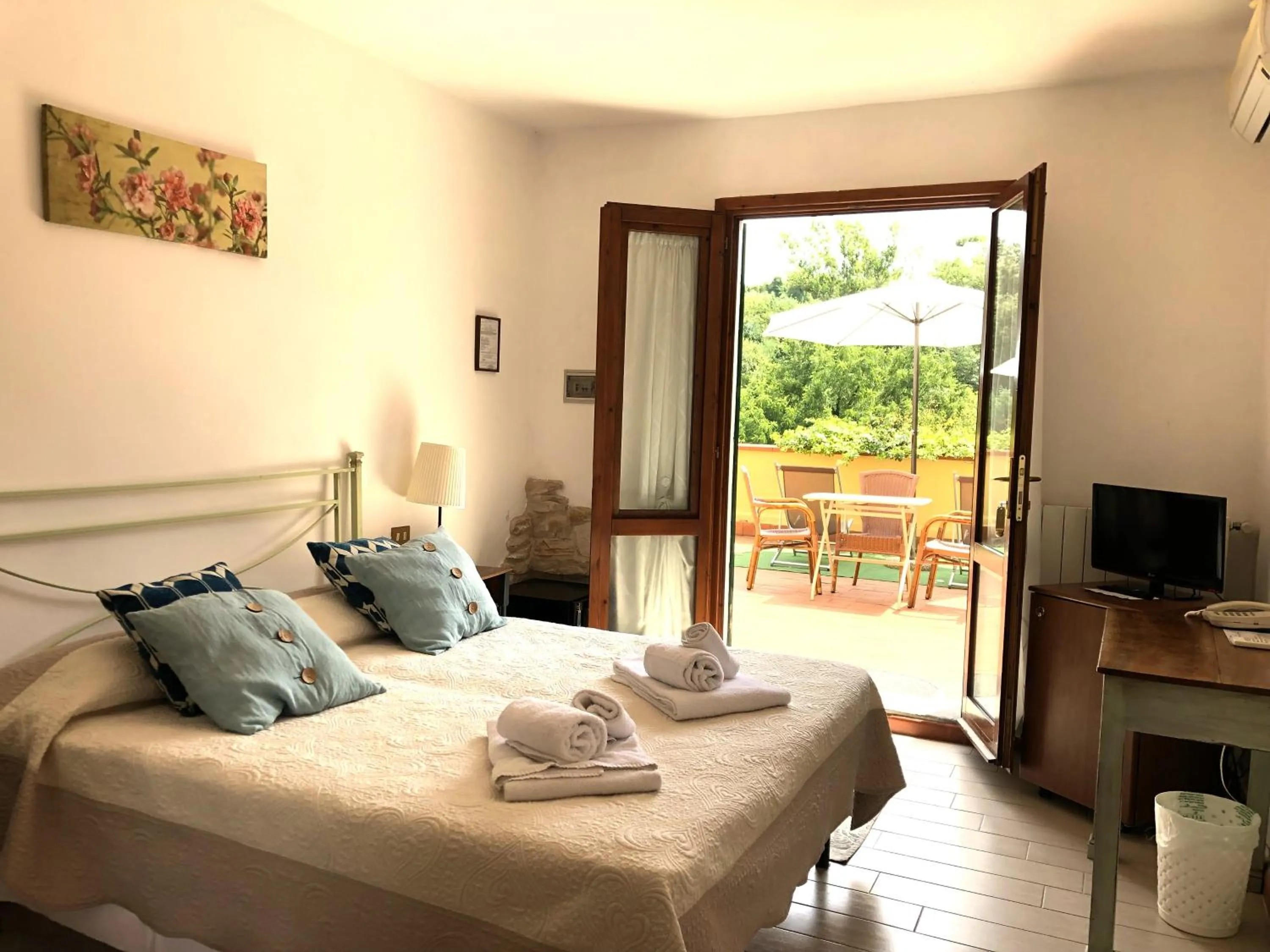Balcony/Terrace, Bed in Cascina De' Fagiolari