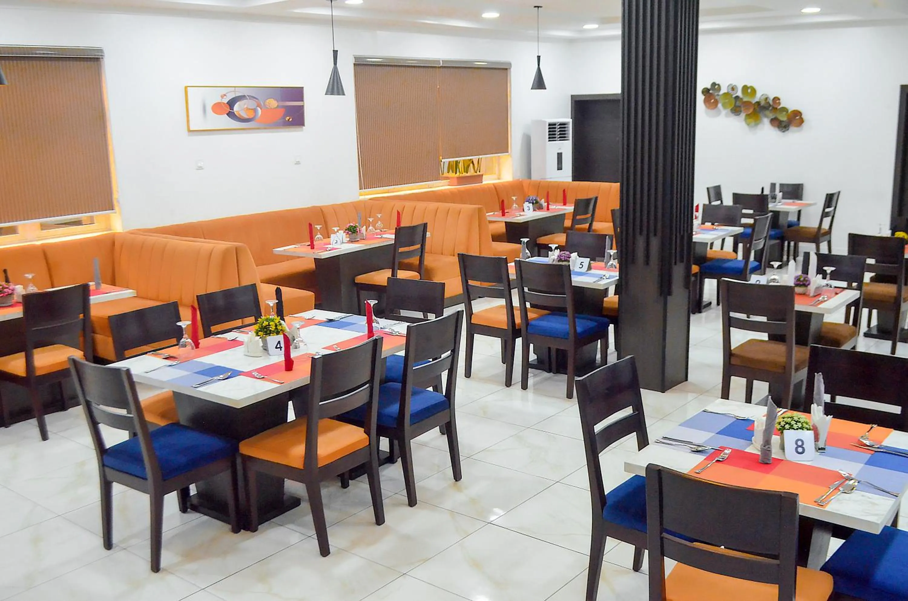 Restaurant/places to eat in Proxima Centauri Hotel