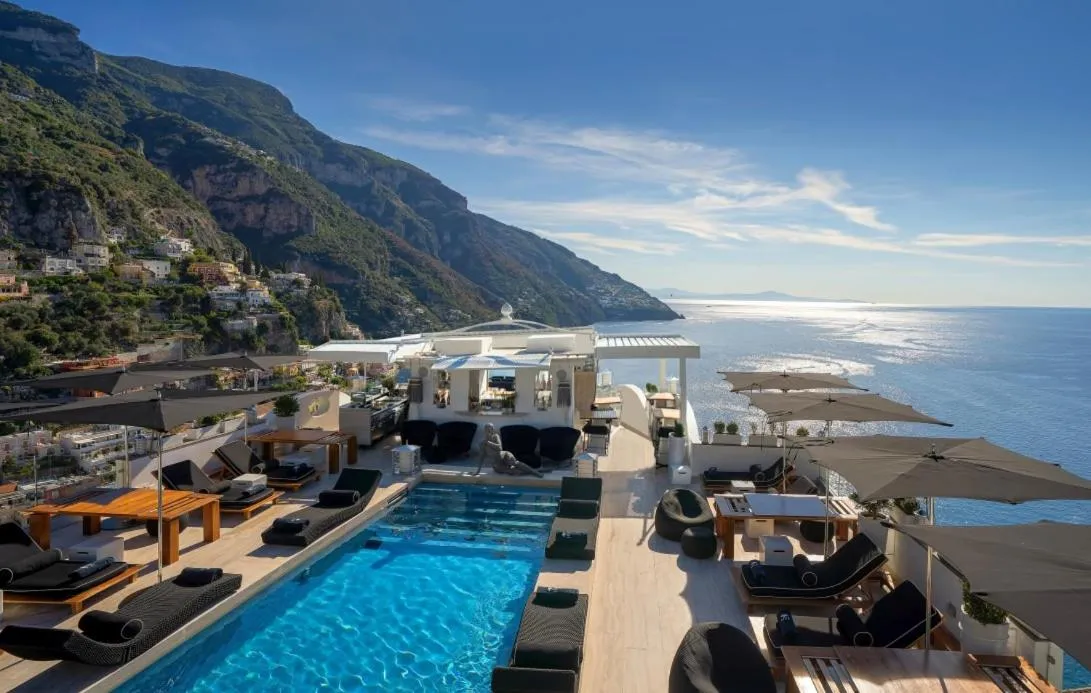 Swimming pool in Hotel Villa Franca