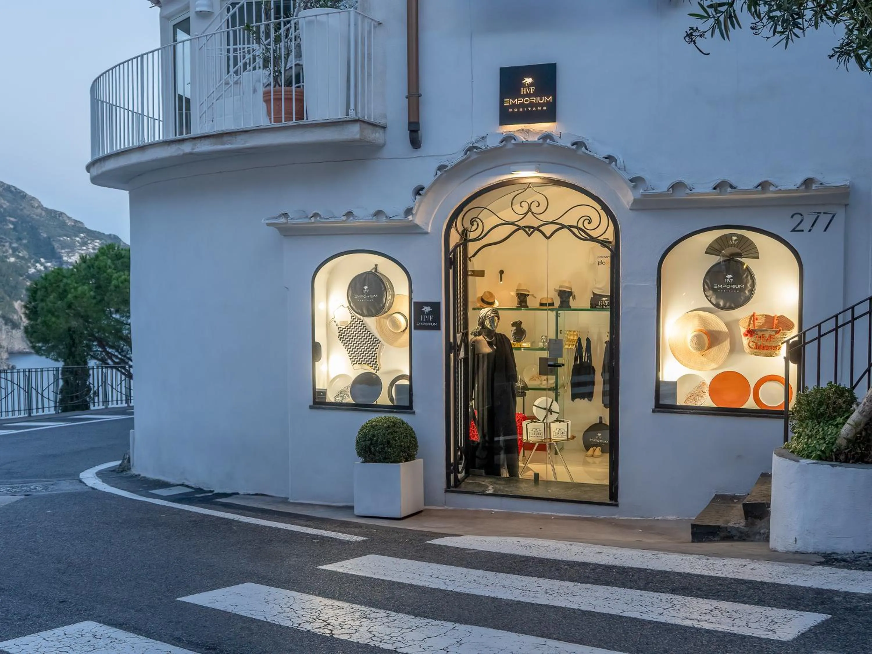 On-site shops in Hotel Villa Franca