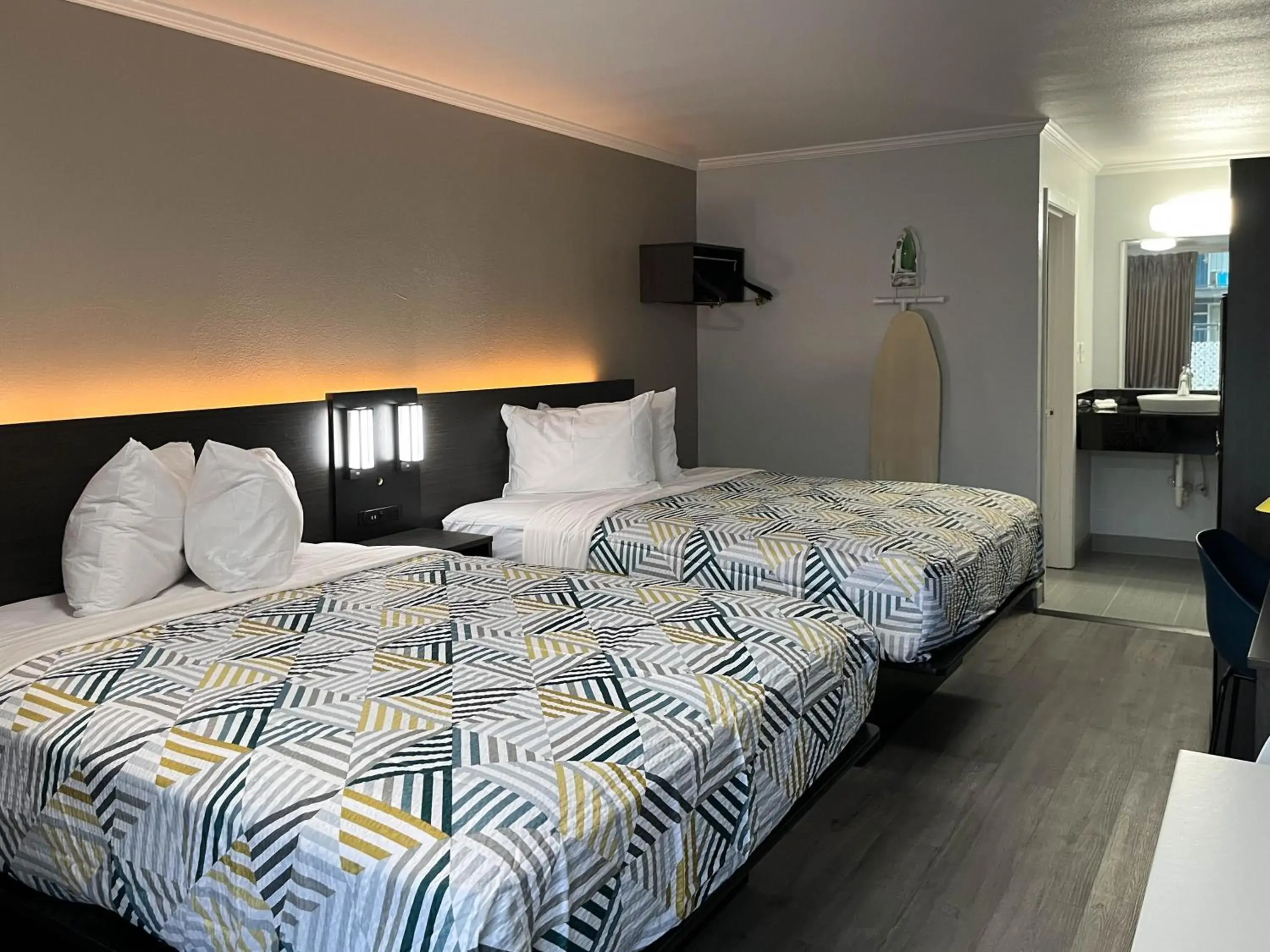 Queen Room with Two Queen Beds - Smoking in Studio 6 Bay Minette AL Queen Room with Two Queen Beds - Smoking in Studio 6 Bay Minette AL