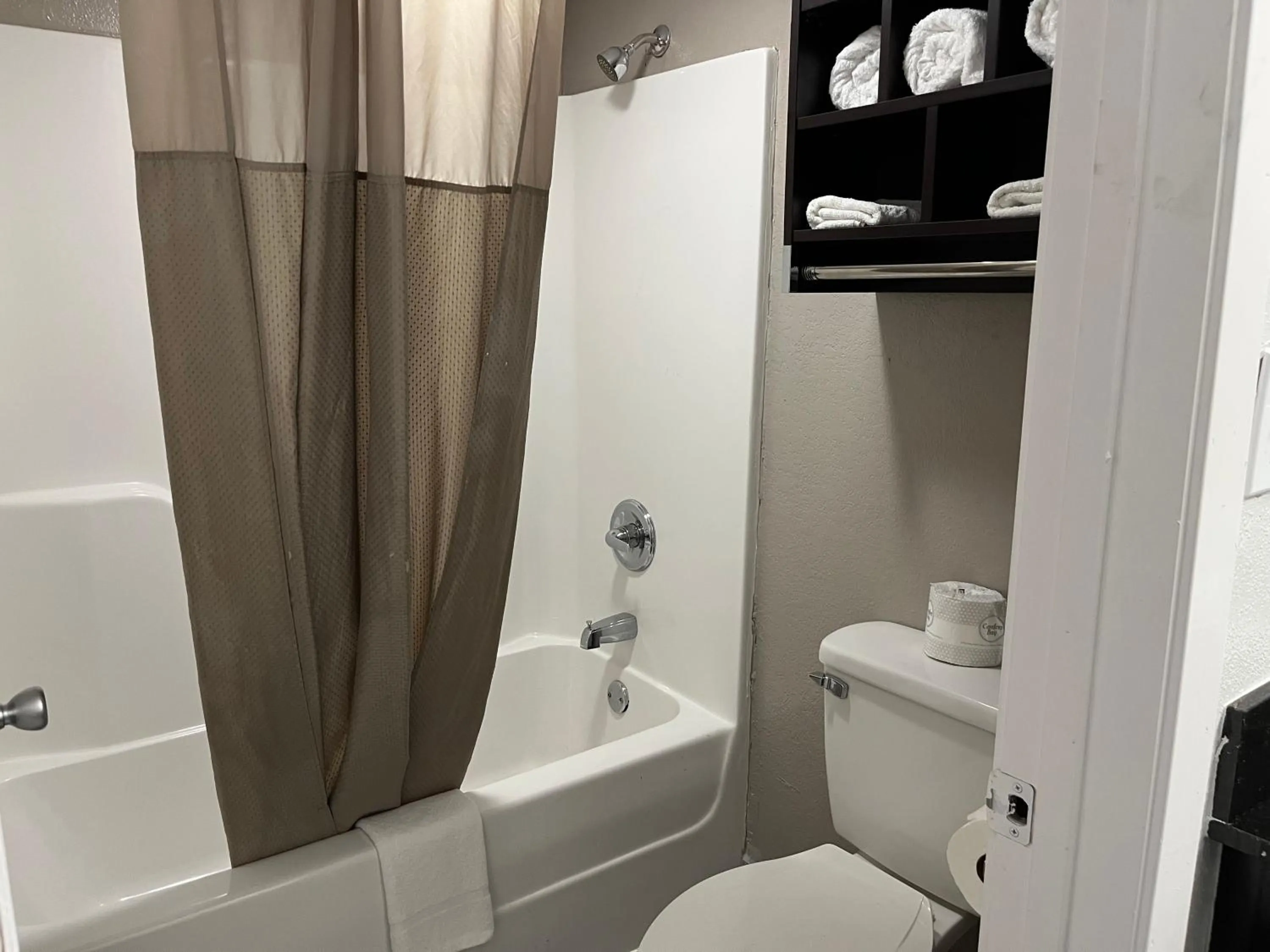 Shower in Studio 6 Bay Minette AL