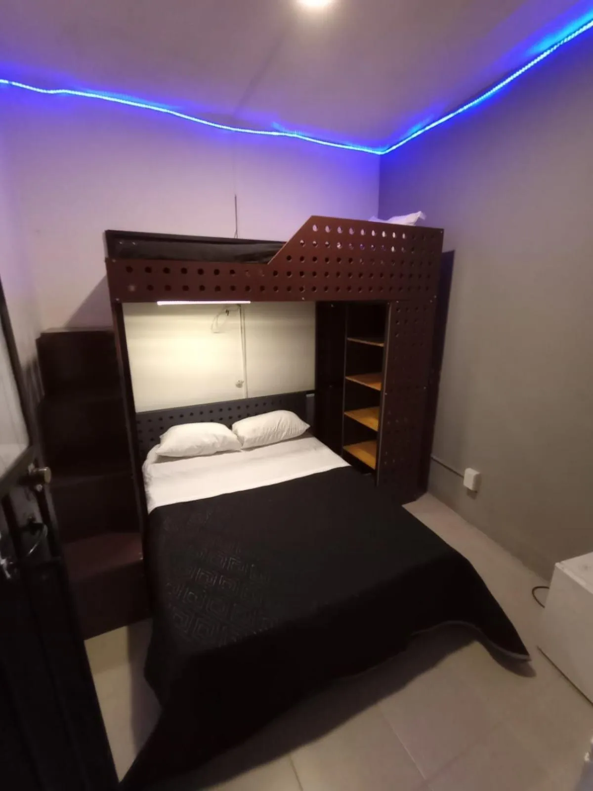 Photo of the whole room, Bed in ROOMIES HOSTEL Parque México