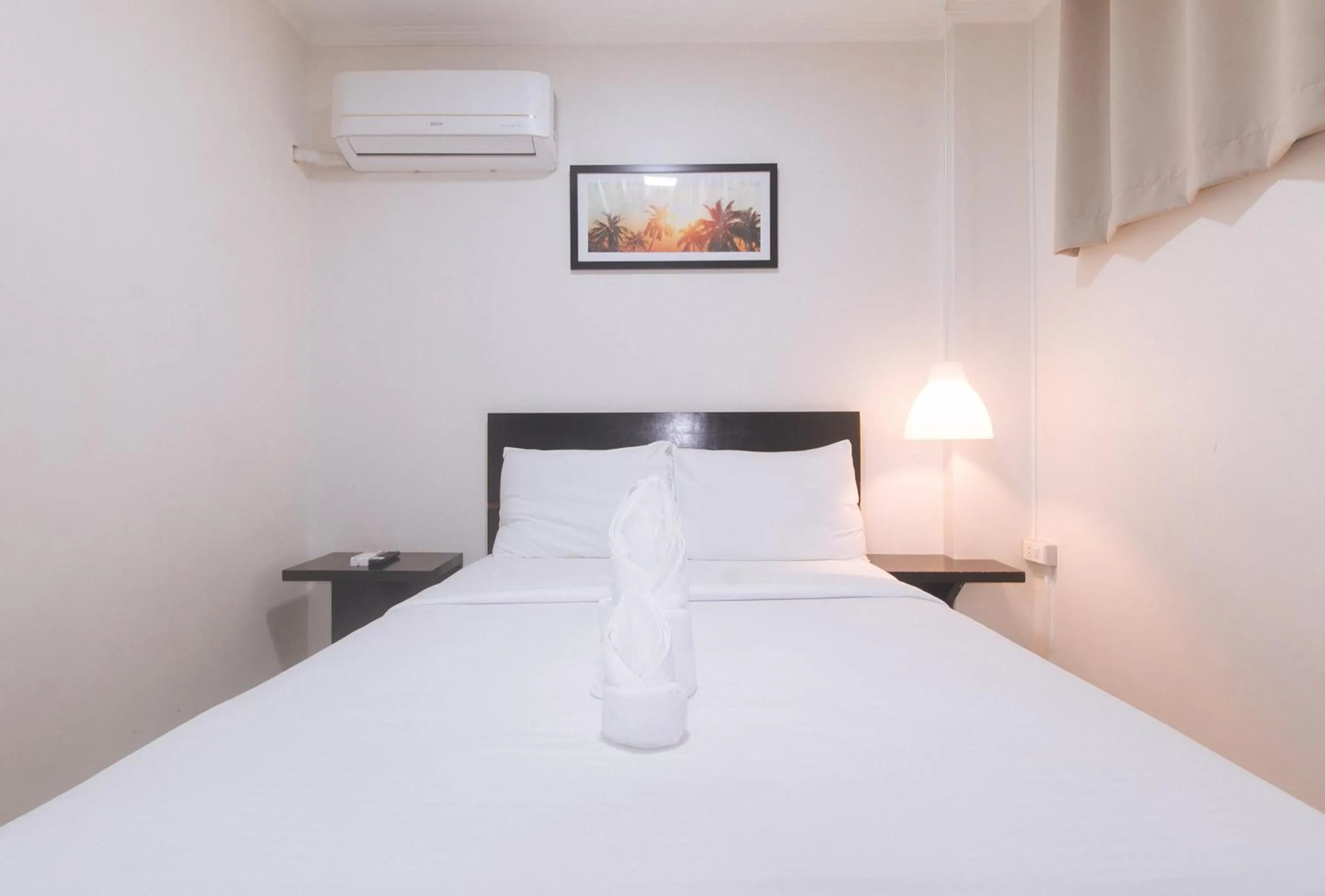 Bed in UrbanView at Evangelista Street Makati