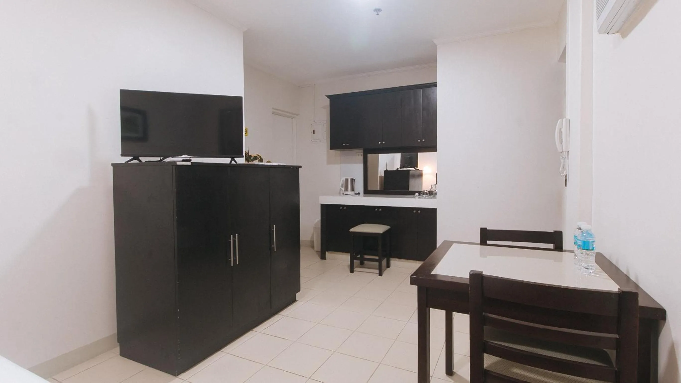 Bed in UrbanView at Evangelista Street Makati