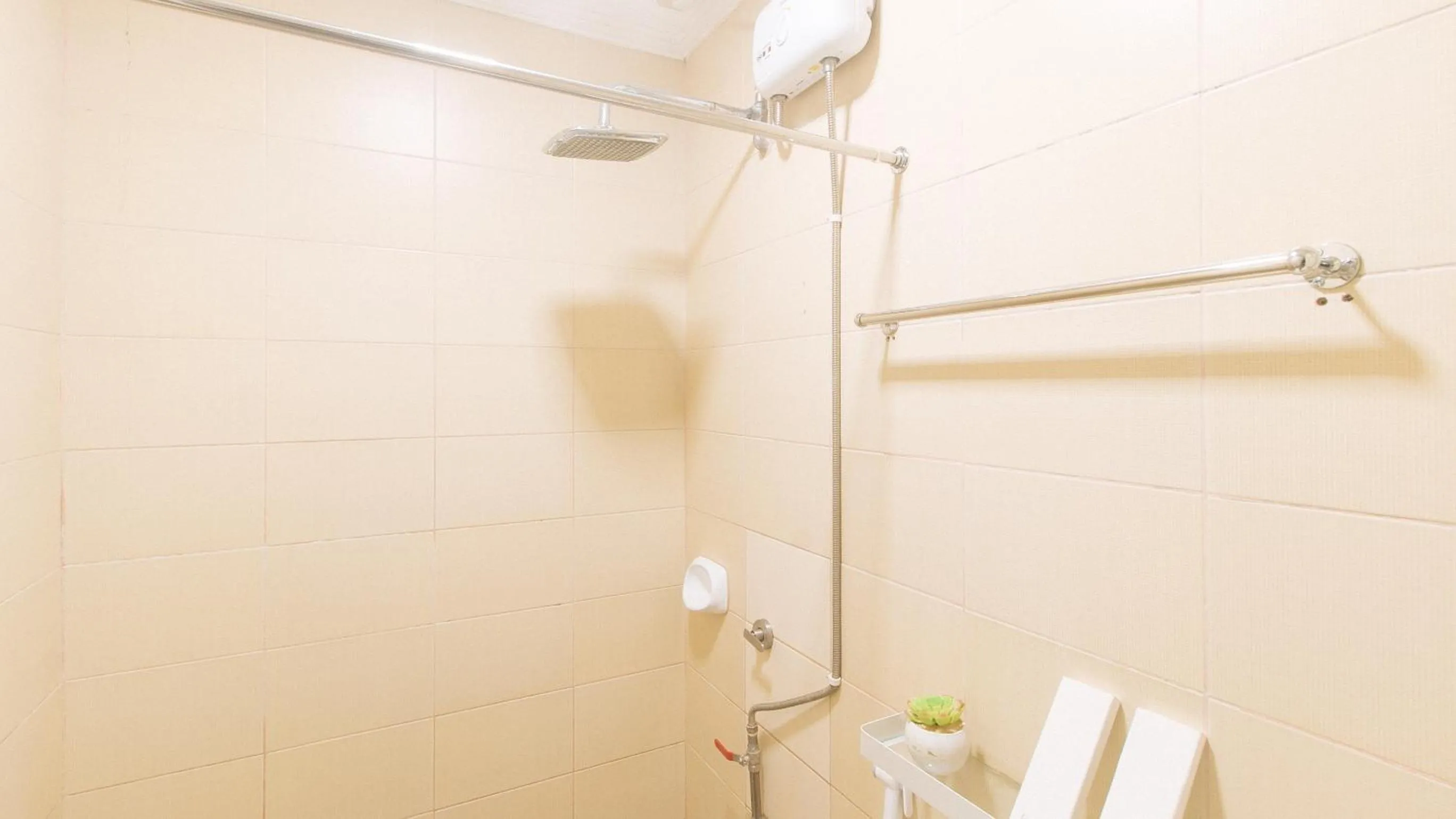 Shower in UrbanView at Evangelista Street Makati