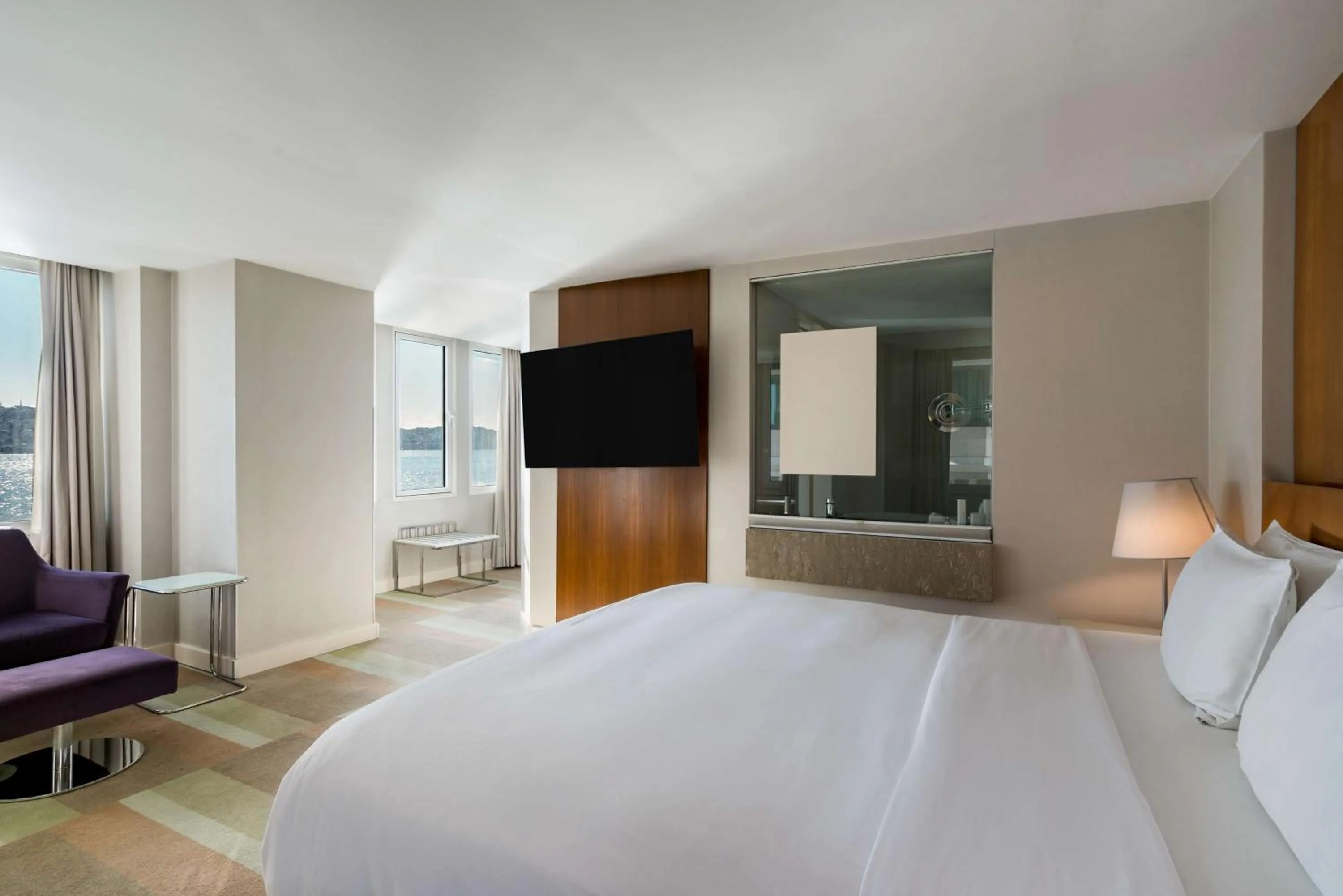 Photo of the whole room, Bed in Radisson Blu Bosphorus Hotel