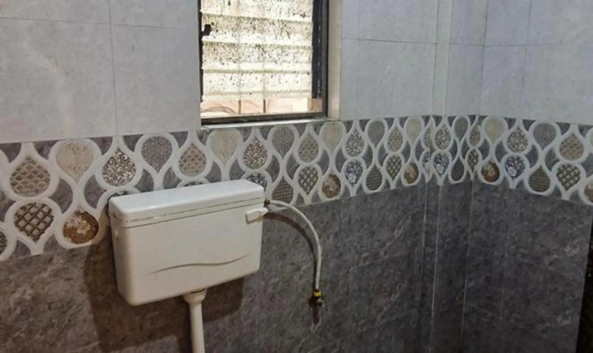 Bathroom in Via White House I