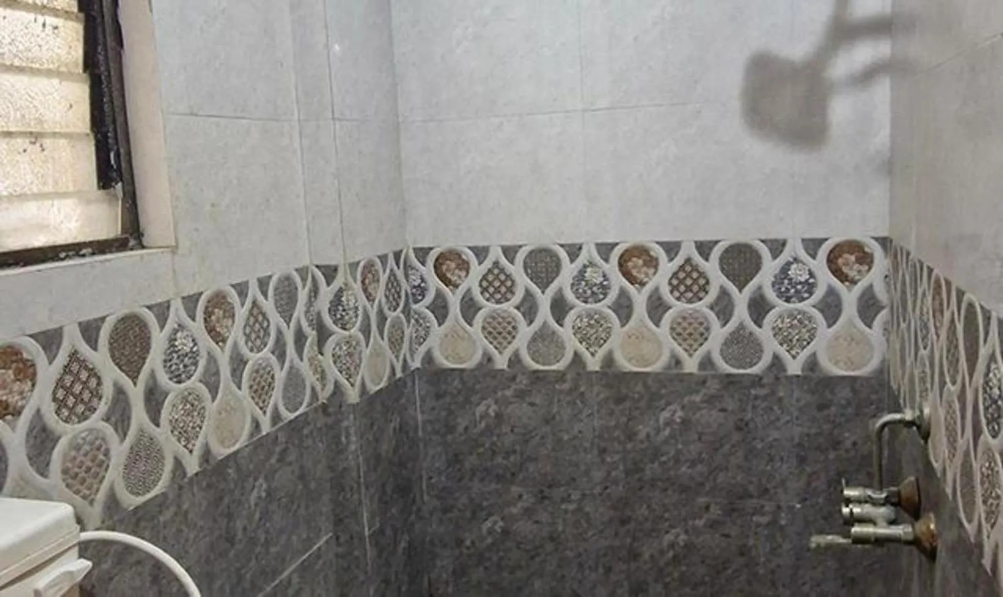 Bathroom in Via White House I