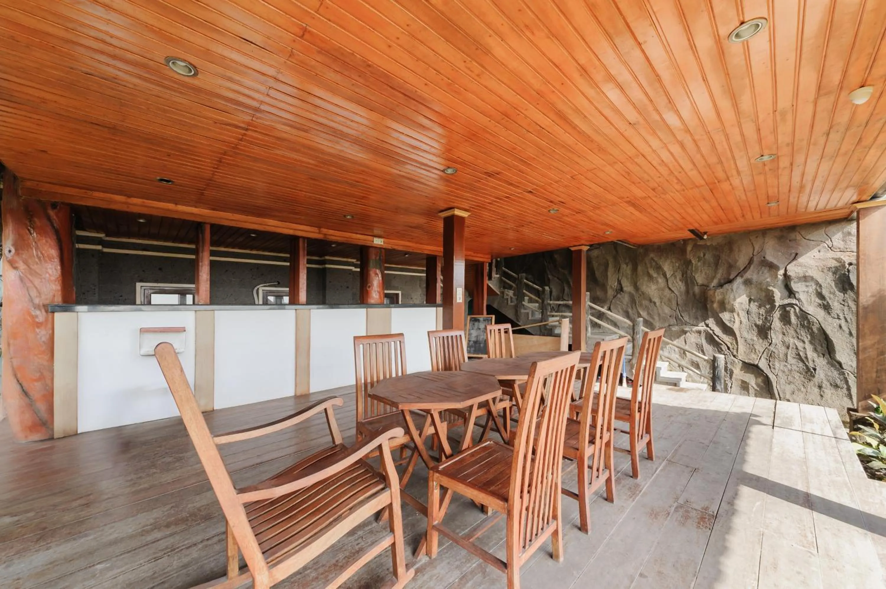 Seating area in Gita Inn Bali RedPartner