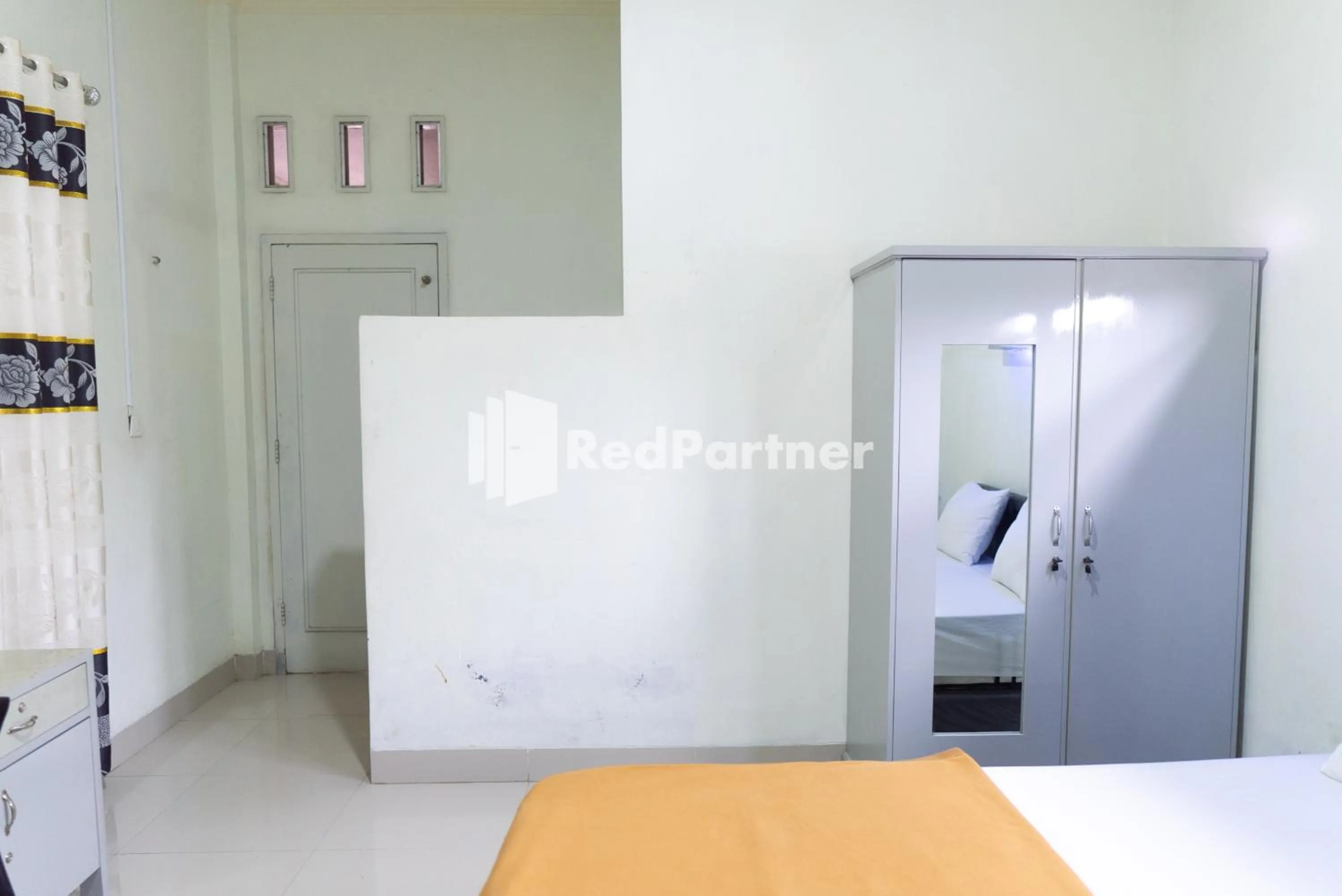 Bedroom, Bed in Wisma Aini Syariah Lampung Mitra RedDoorz