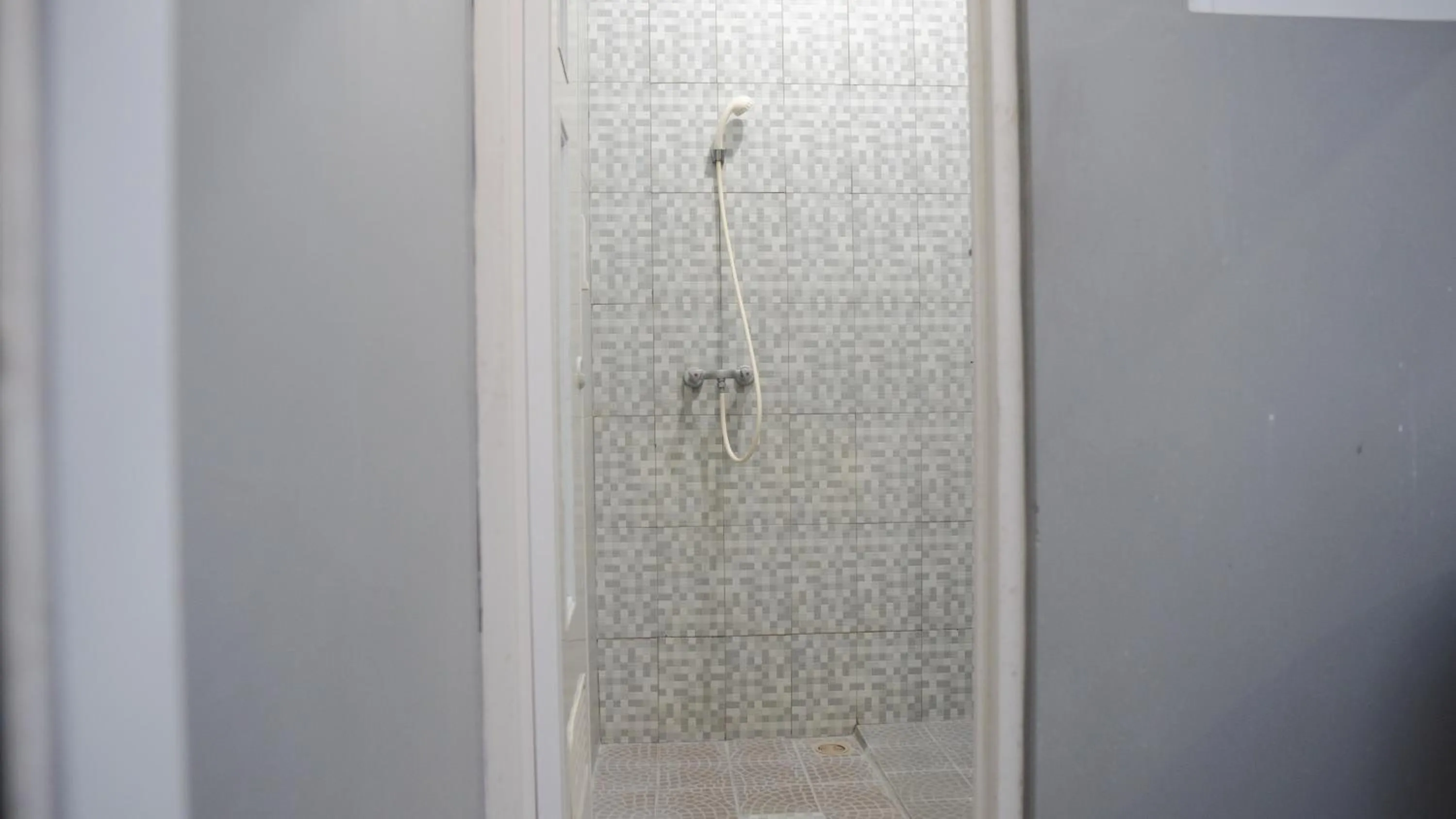 Bathroom in Sitiinggil Guest House Syariah