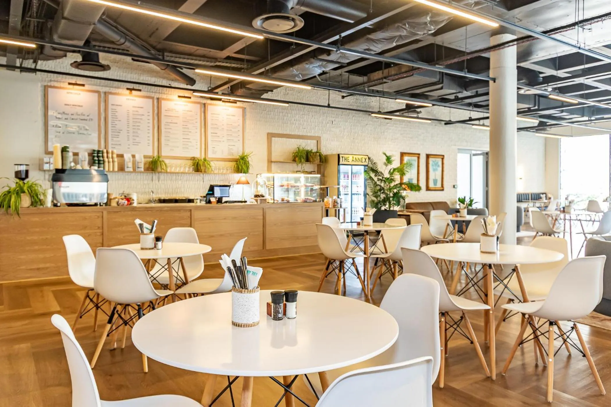 Restaurant/places to eat in One Thibault Hotel by ITC Hospitality