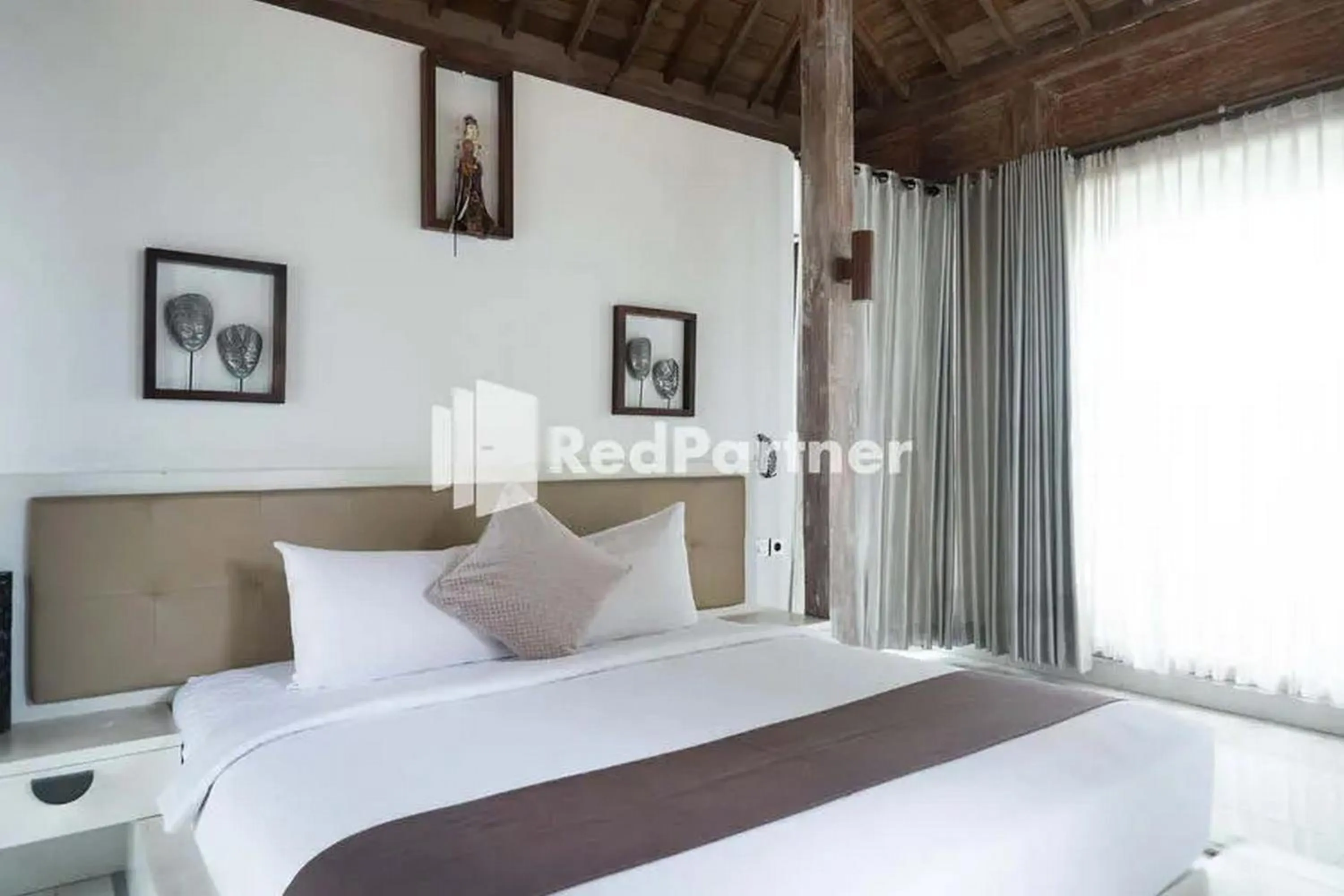 Bedroom, Bed in Sawah Joglo Boutique Villa Mitra RedDoorz