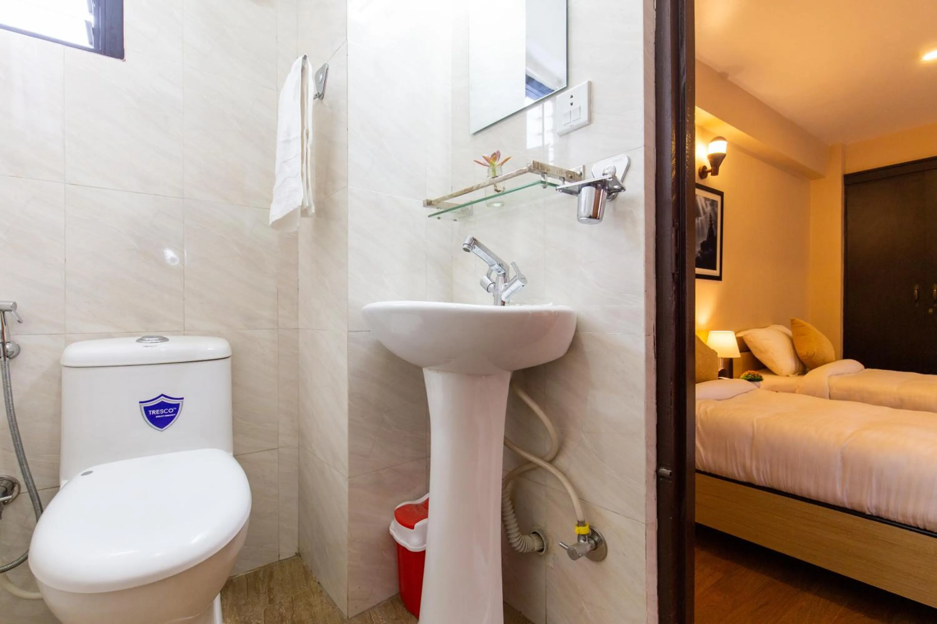 Shower, Bed in Bhrikuti Stay - Patan Durbar Square