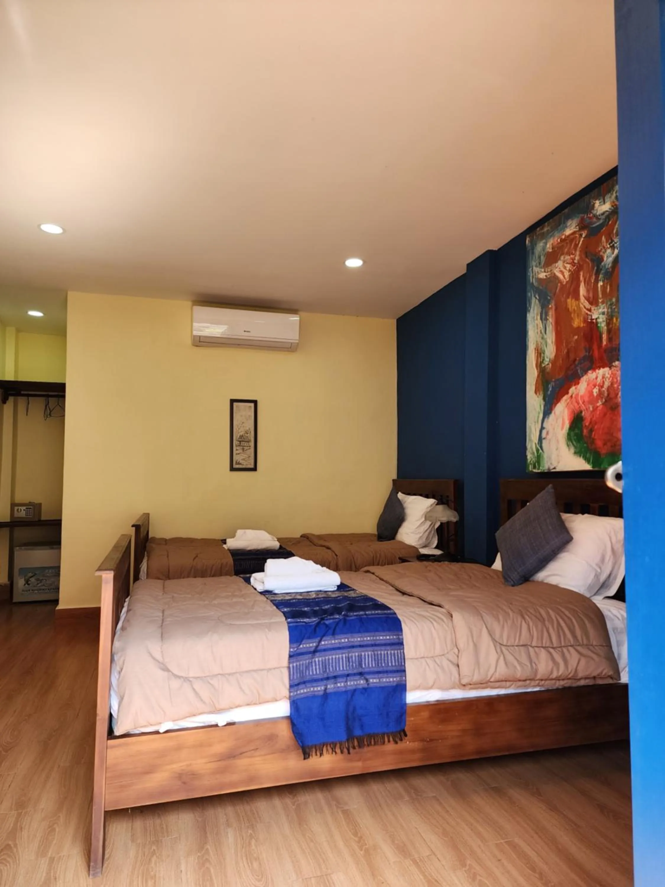 Photo of the whole room in Maison Zen Aphay