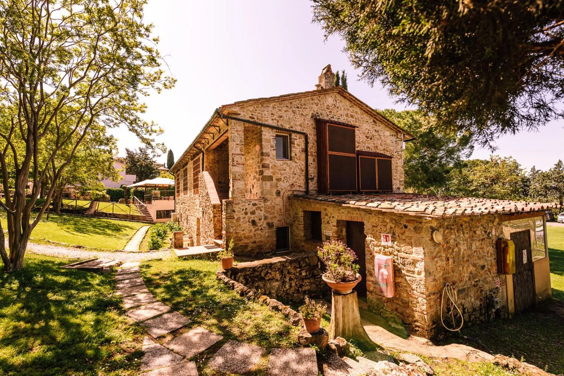 Property building in Massa Vecchia