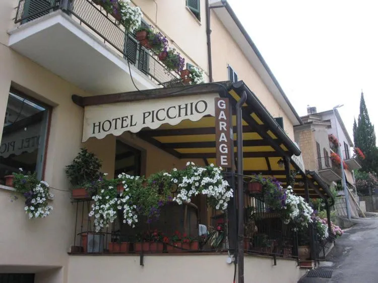 Facade/entrance in Hotel Picchio