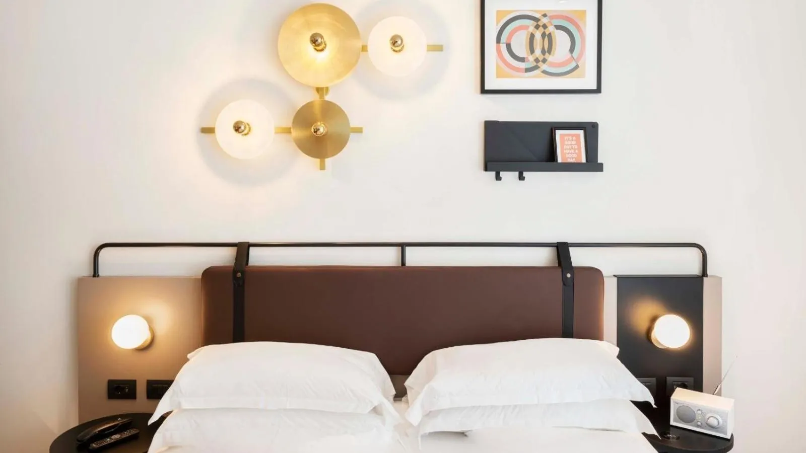 Decorative detail, Bed in I Portici Hotel Bologna