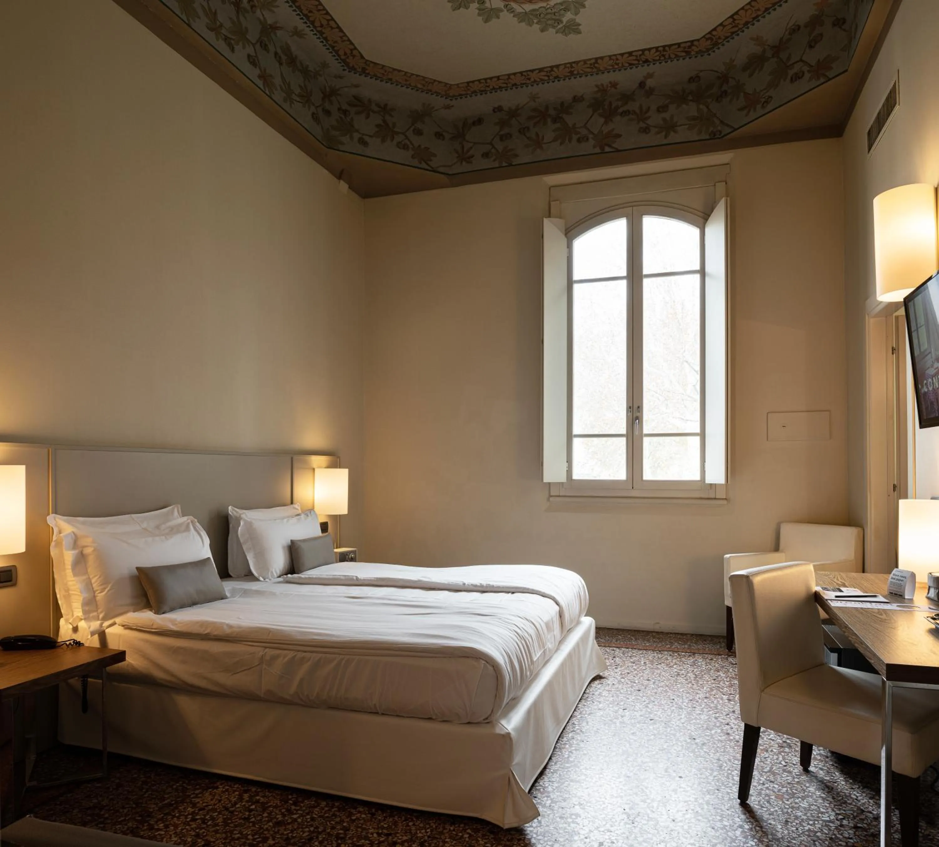 Bedroom, Bed in I Portici Hotel Bologna