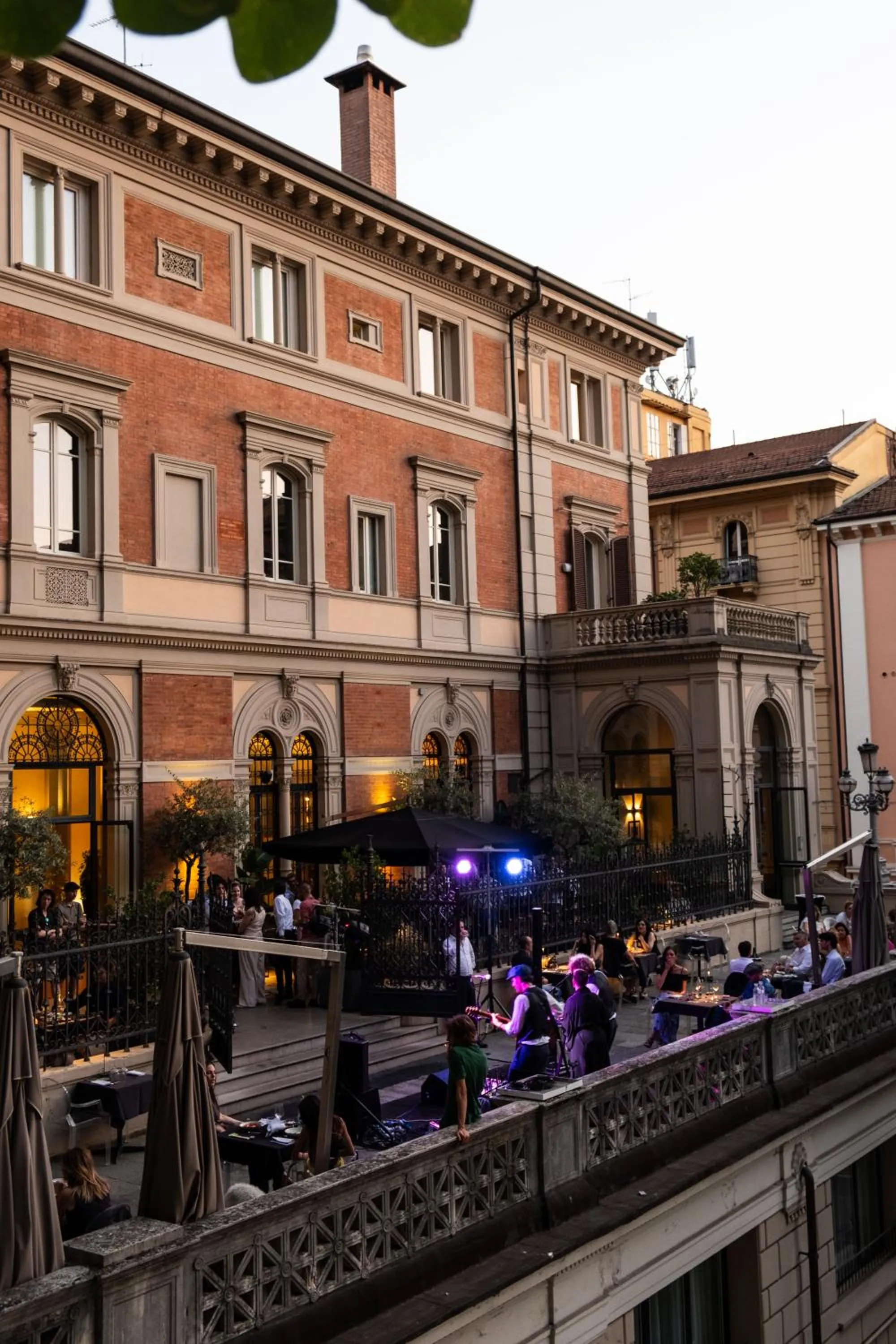 Property building in I Portici Hotel Bologna