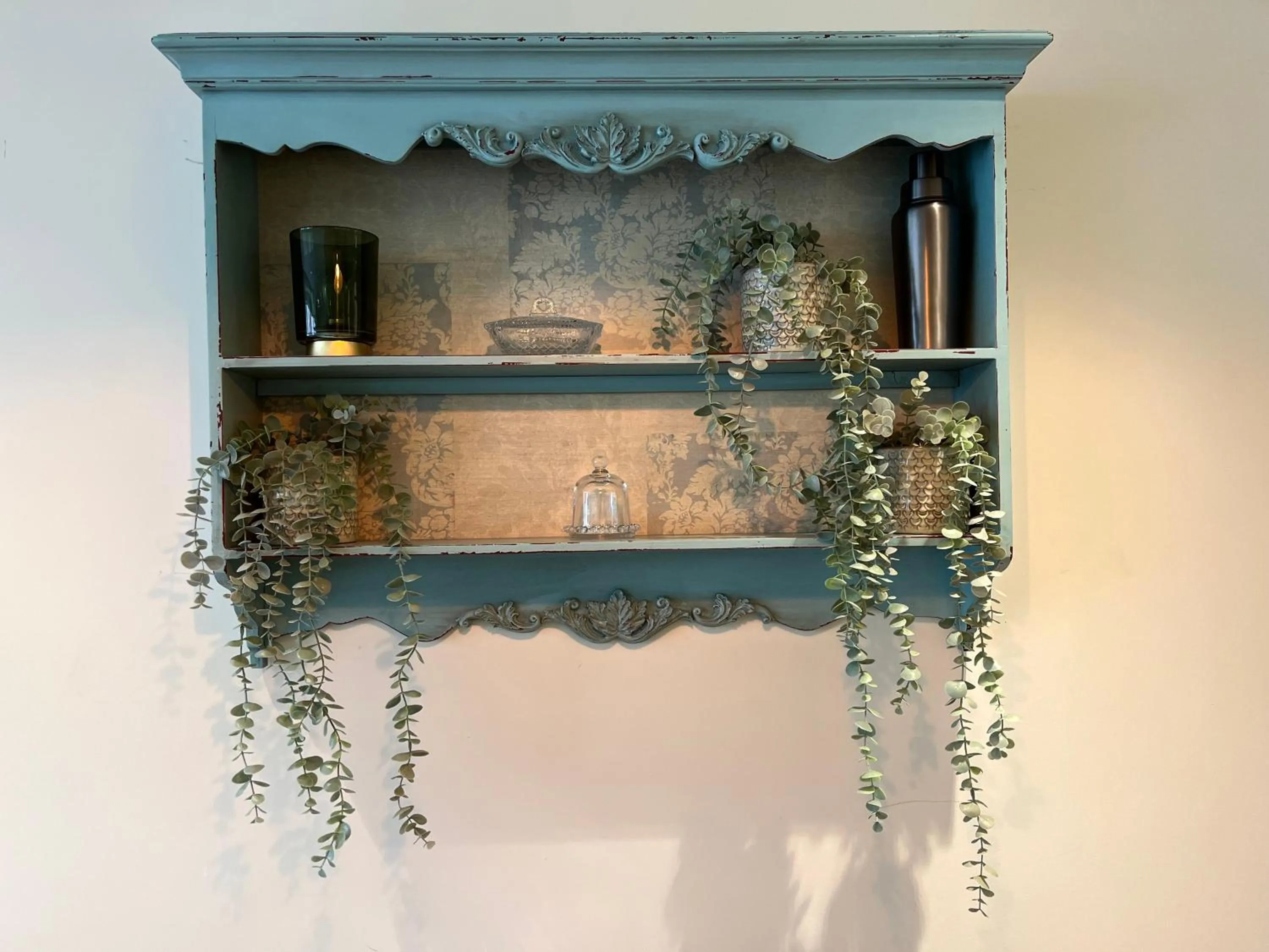 Dining area in Walcot Yard with parking, Bath Keys