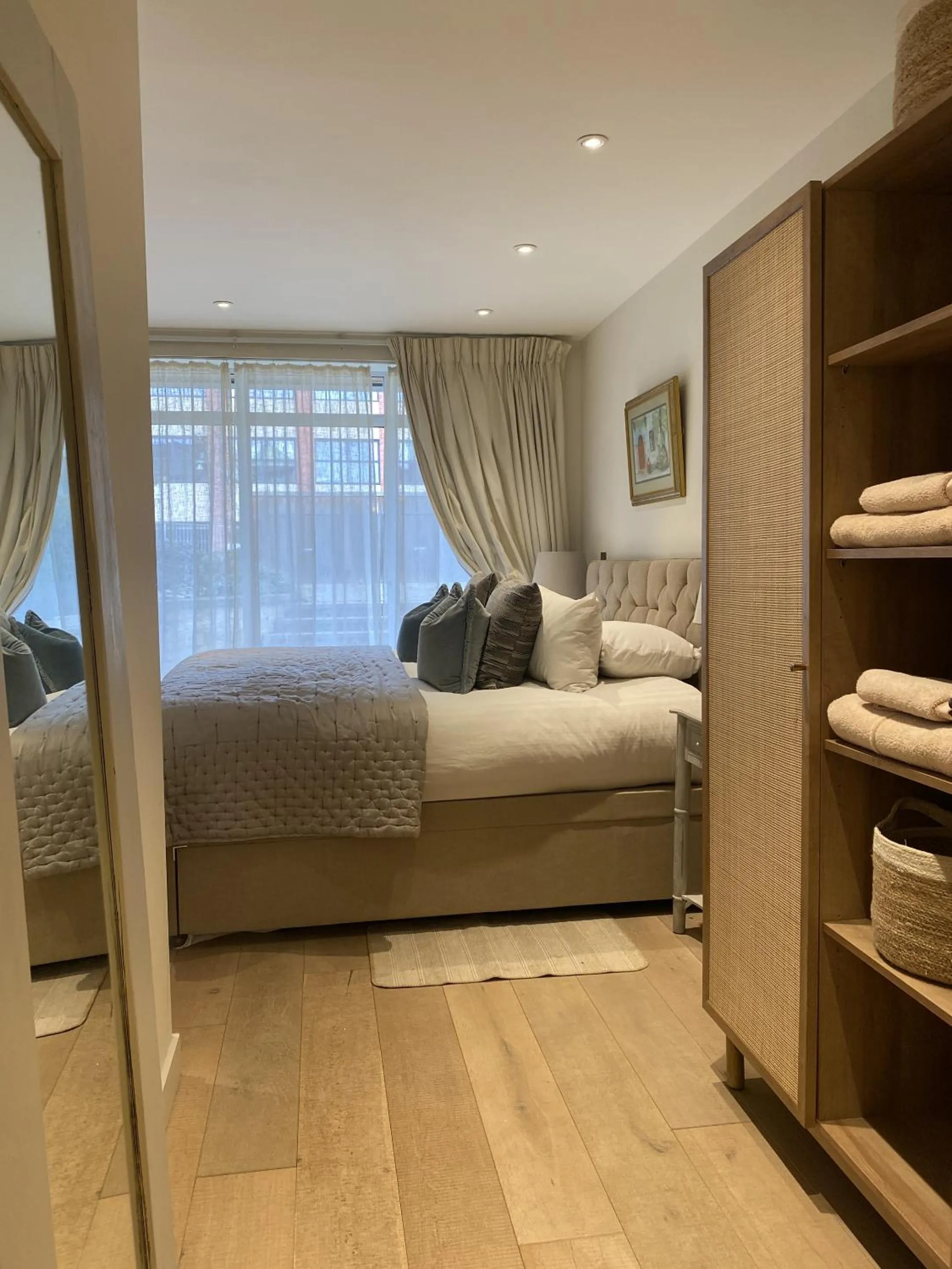 Bedroom, Bed in Walcot Yard with parking, Bath Keys