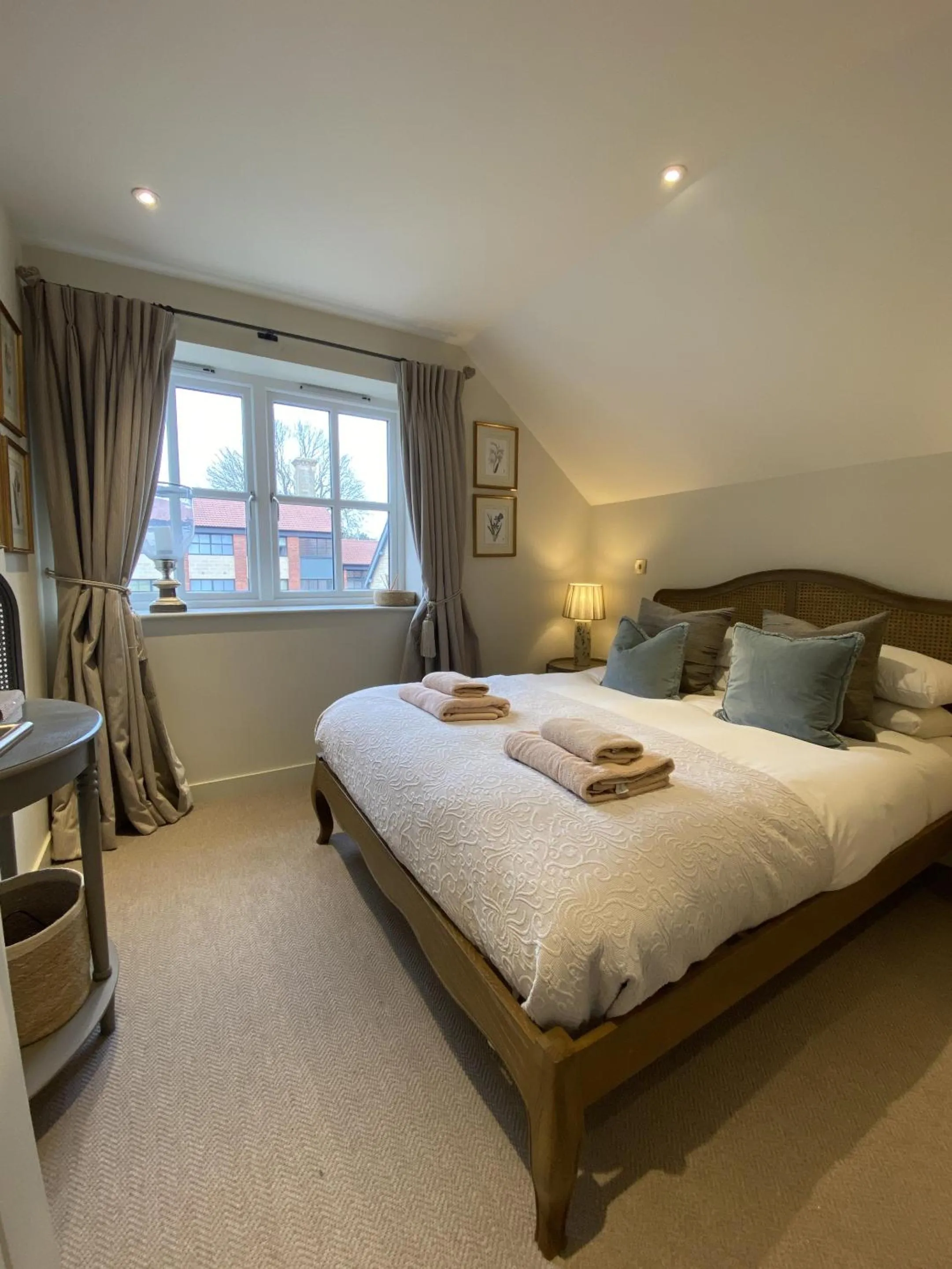 Bedroom, Bed in Walcot Yard with parking, Bath Keys