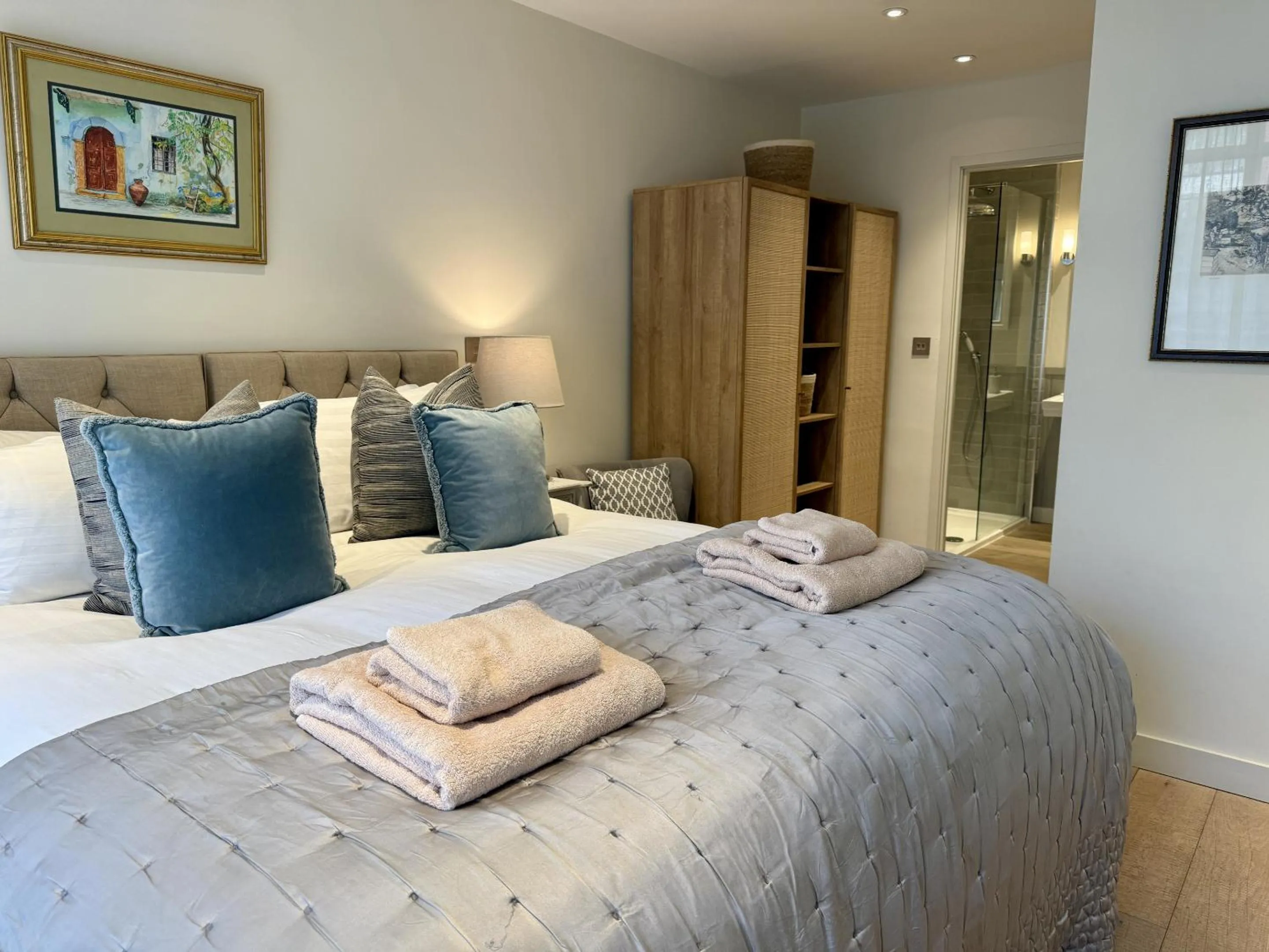 Bedroom, Bed in Walcot Yard with parking, Bath Keys