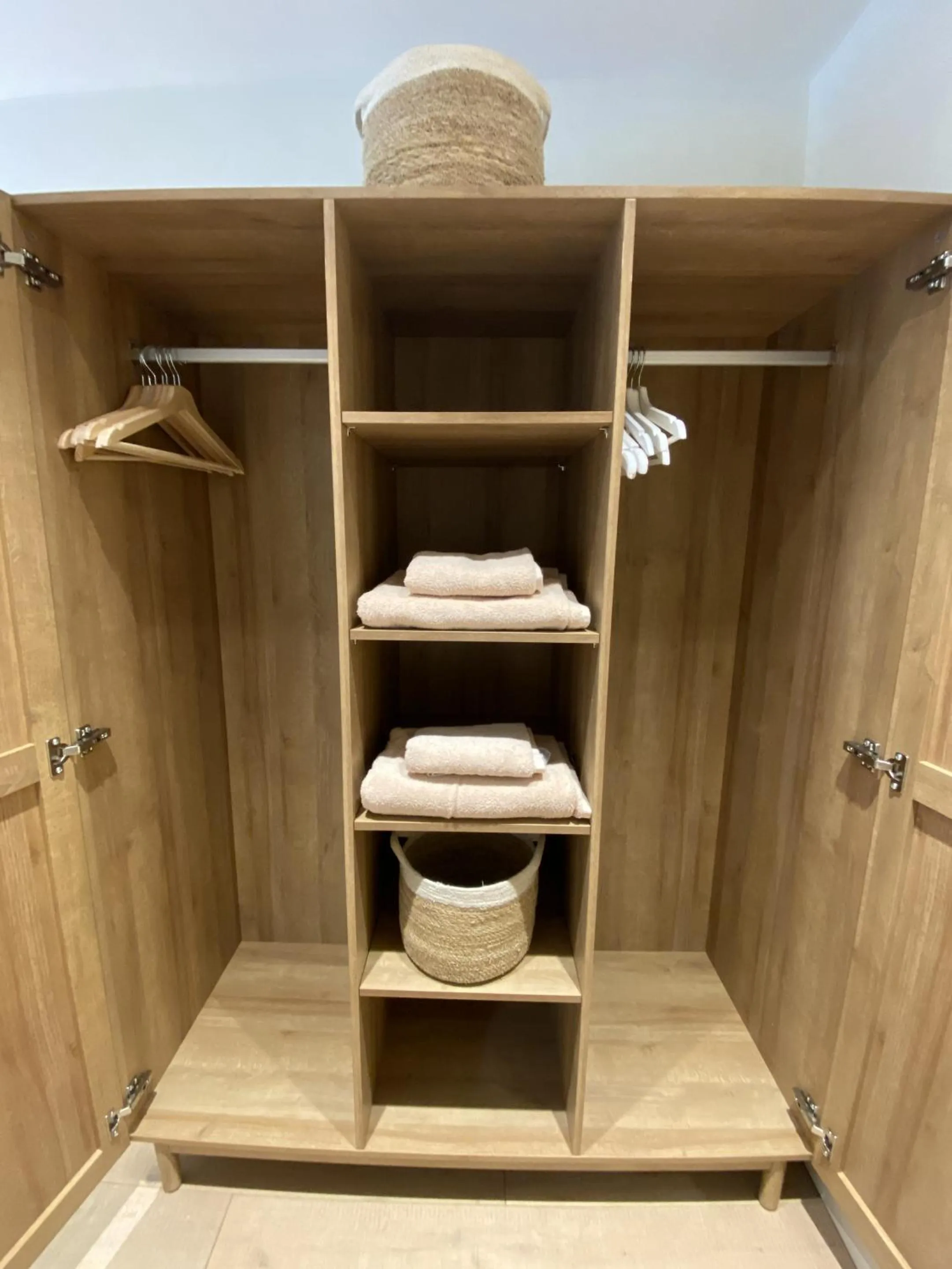 Bedroom in Walcot Yard with parking, Bath Keys