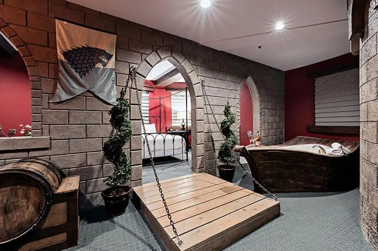 Bed in Chateau Avalon