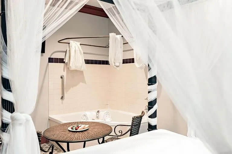 Bed in Chateau Avalon