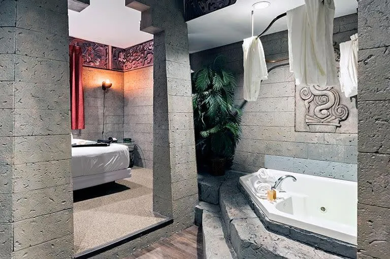 Bed in Chateau Avalon