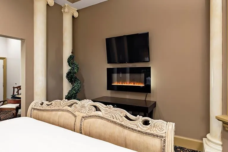 Bed in Chateau Avalon