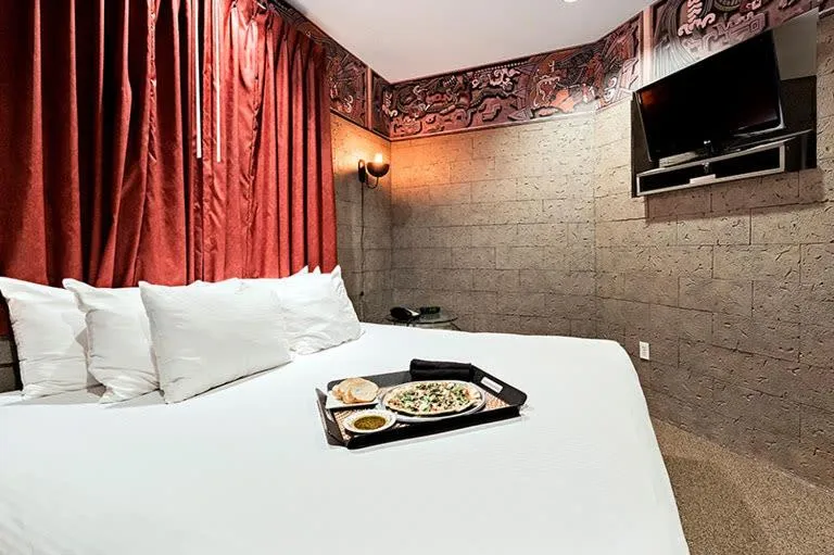 Bed in Chateau Avalon