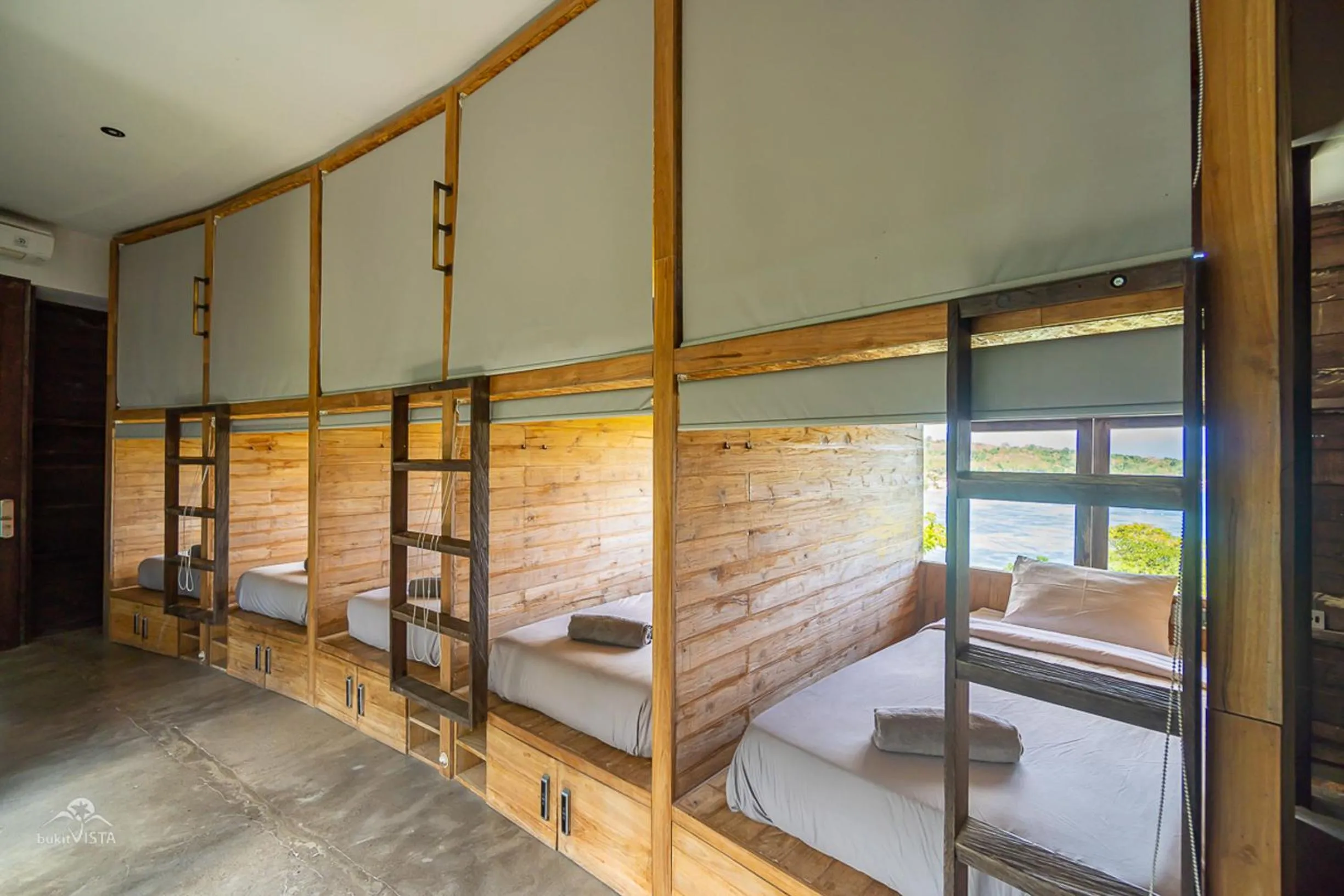 Bed in Bong Hostel Nusa Lembongan by Bukit Vista