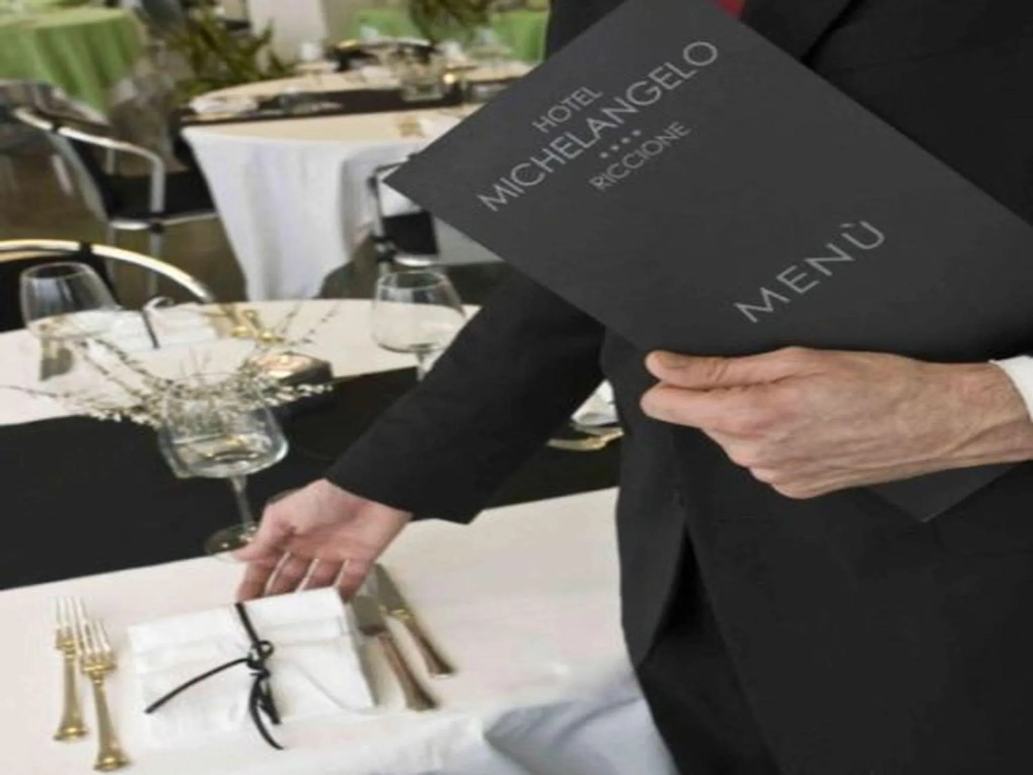 Restaurant/places to eat in Hotel Michelangelo