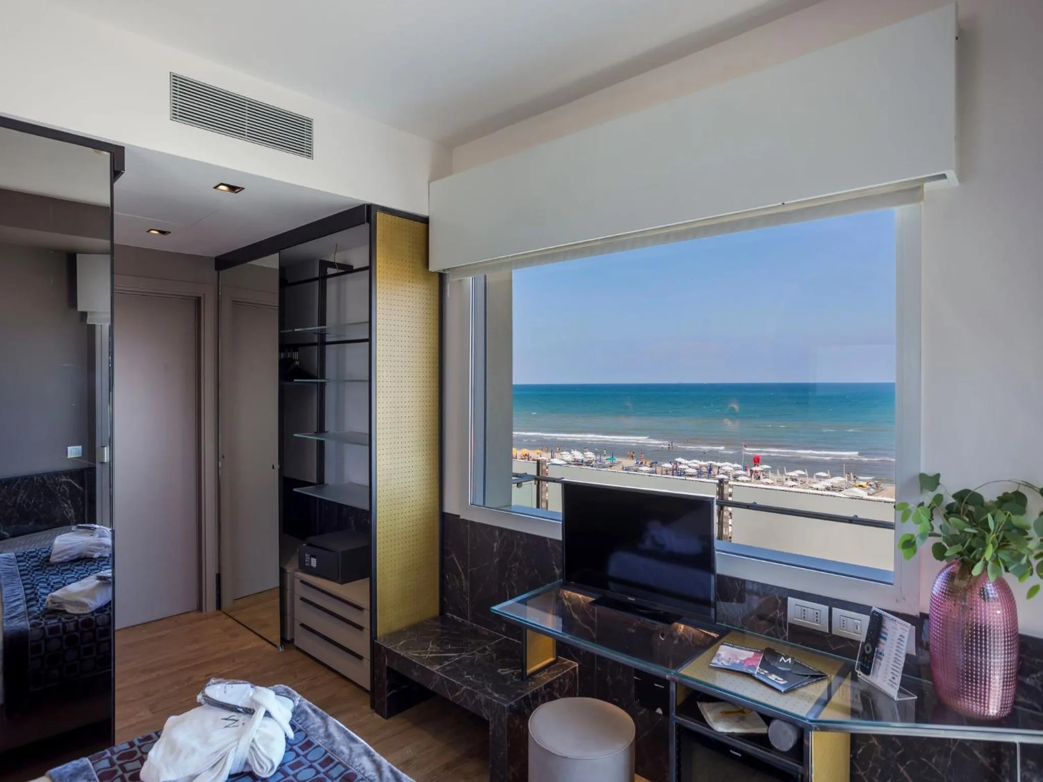 Bed in Hotel Michelangelo