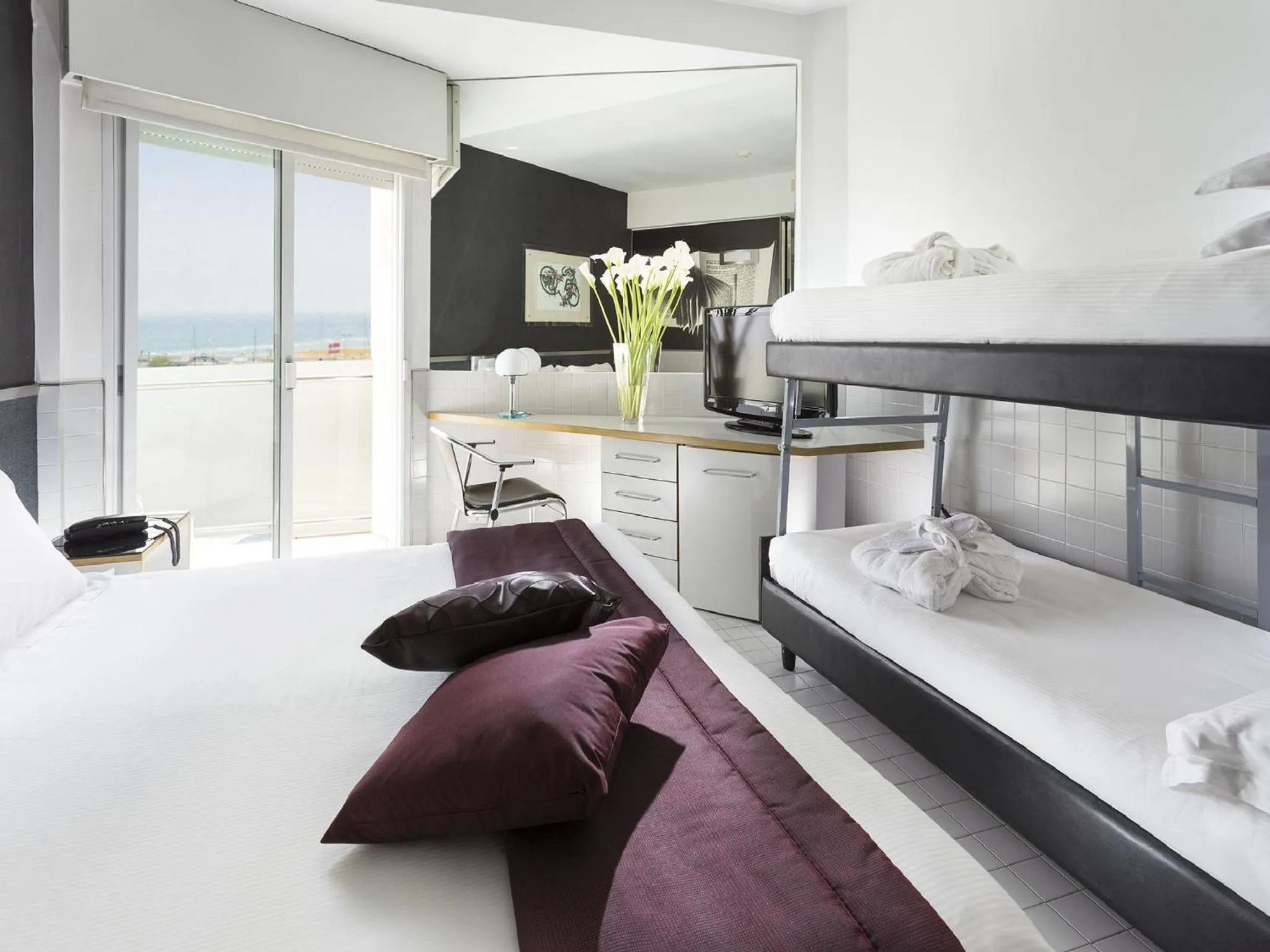 Photo of the whole room, Bed in Hotel Michelangelo