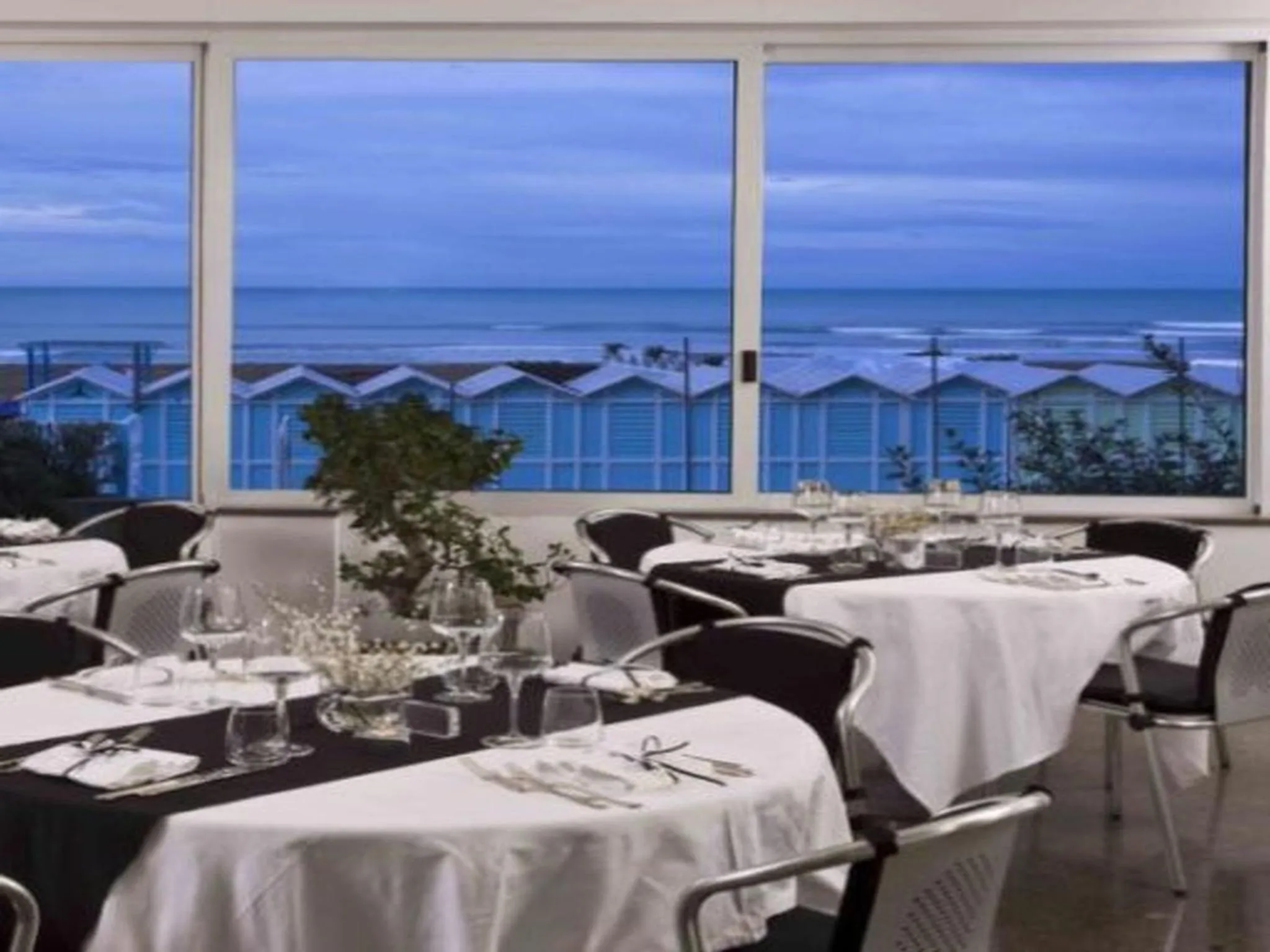 Restaurant/places to eat in Hotel Michelangelo