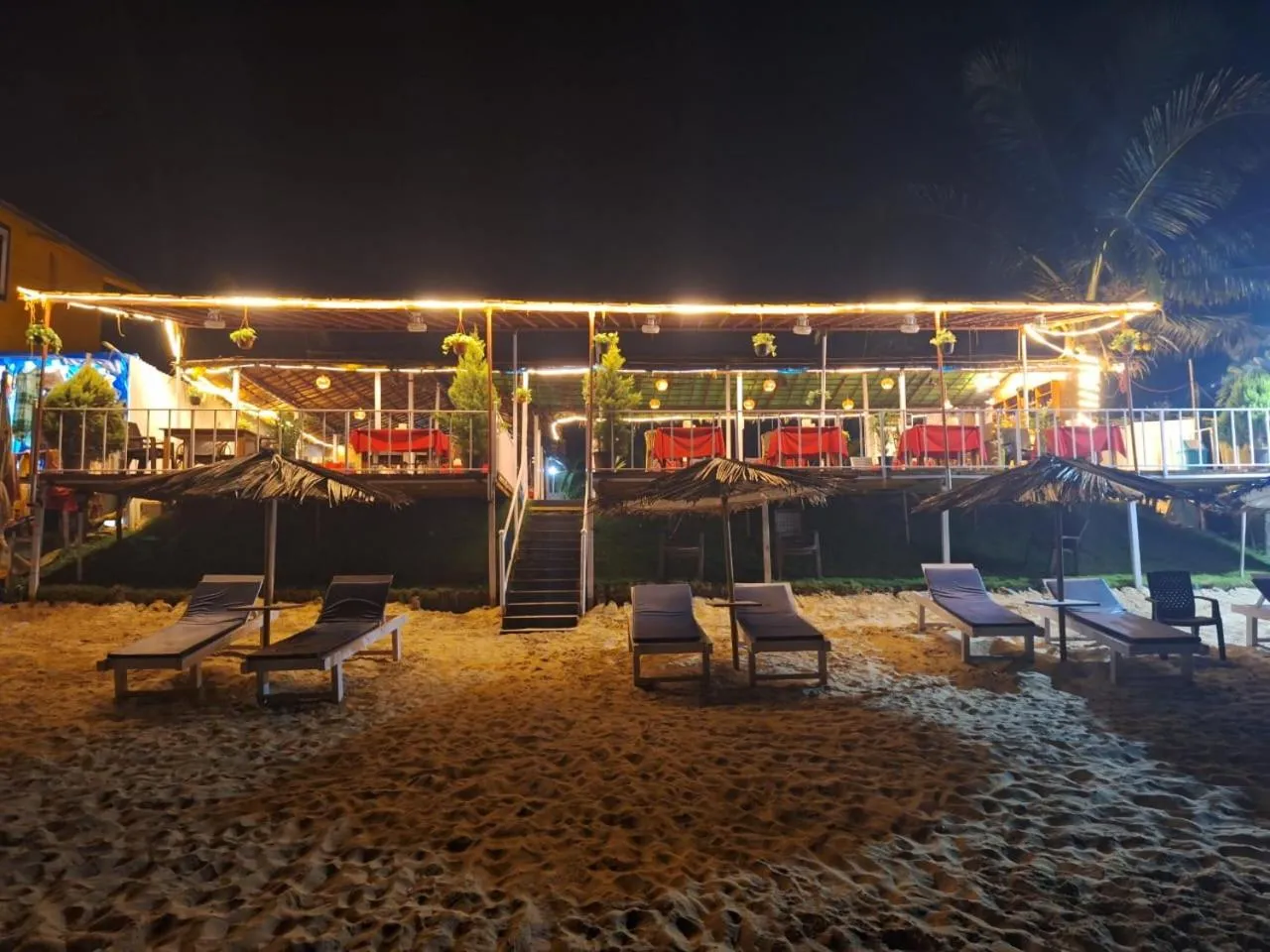 Night in Happy Shack Beach And Wooden Huts